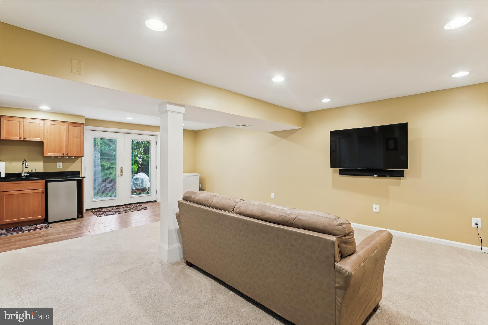 9352 CHESTNUT KNOLLS DRIVE