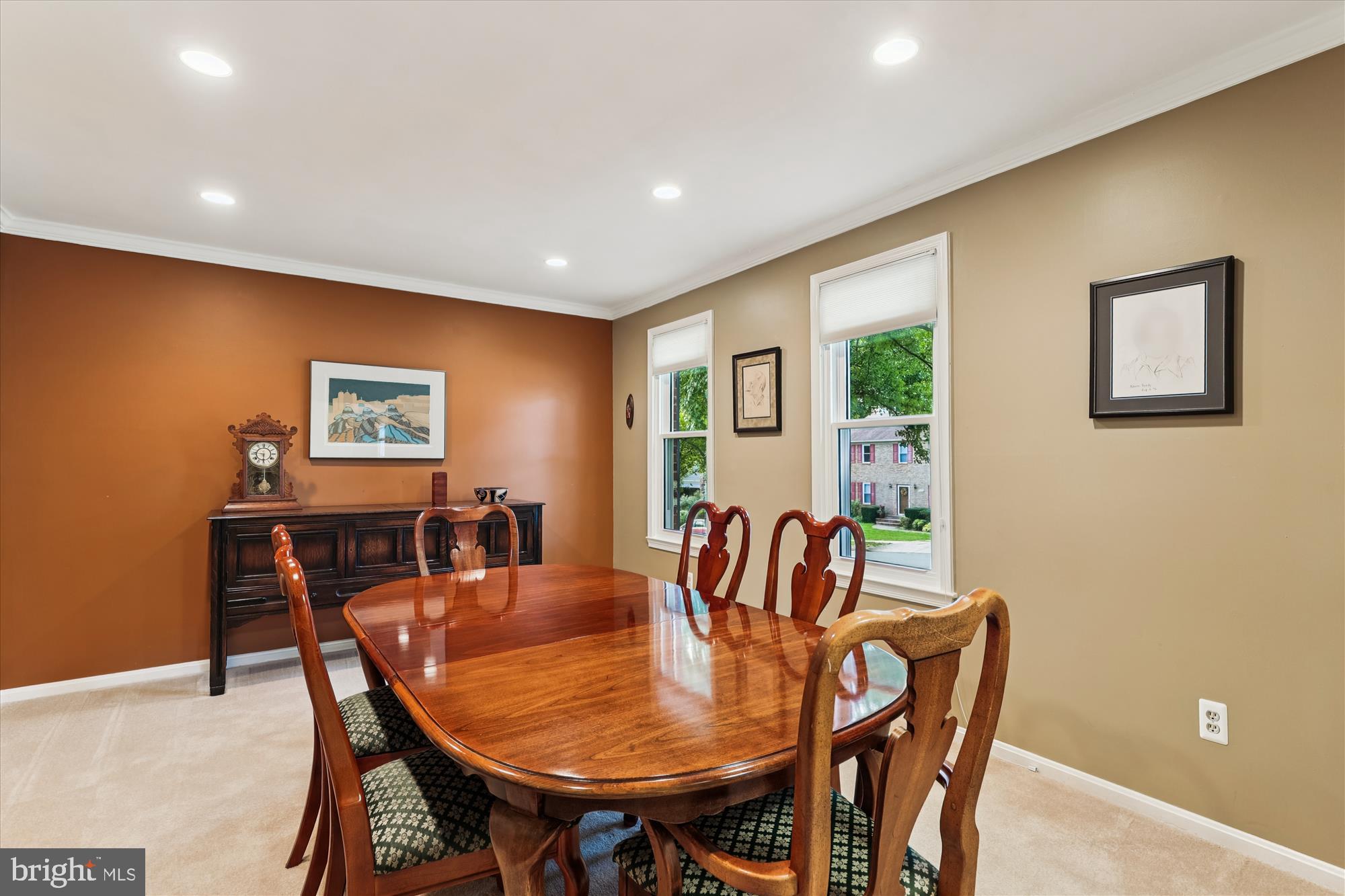 9352 CHESTNUT KNOLLS DRIVE