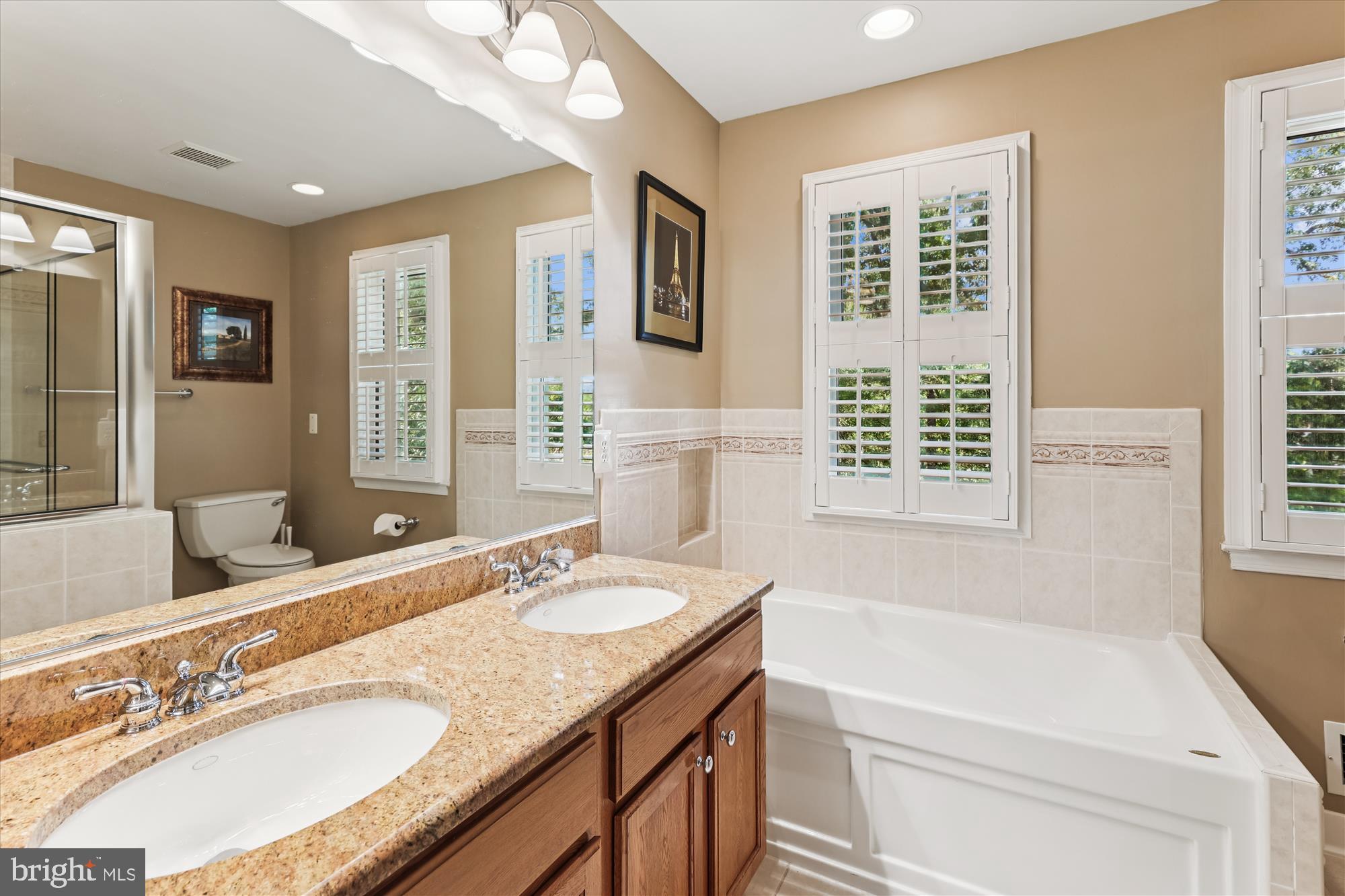 9352 CHESTNUT KNOLLS DRIVE