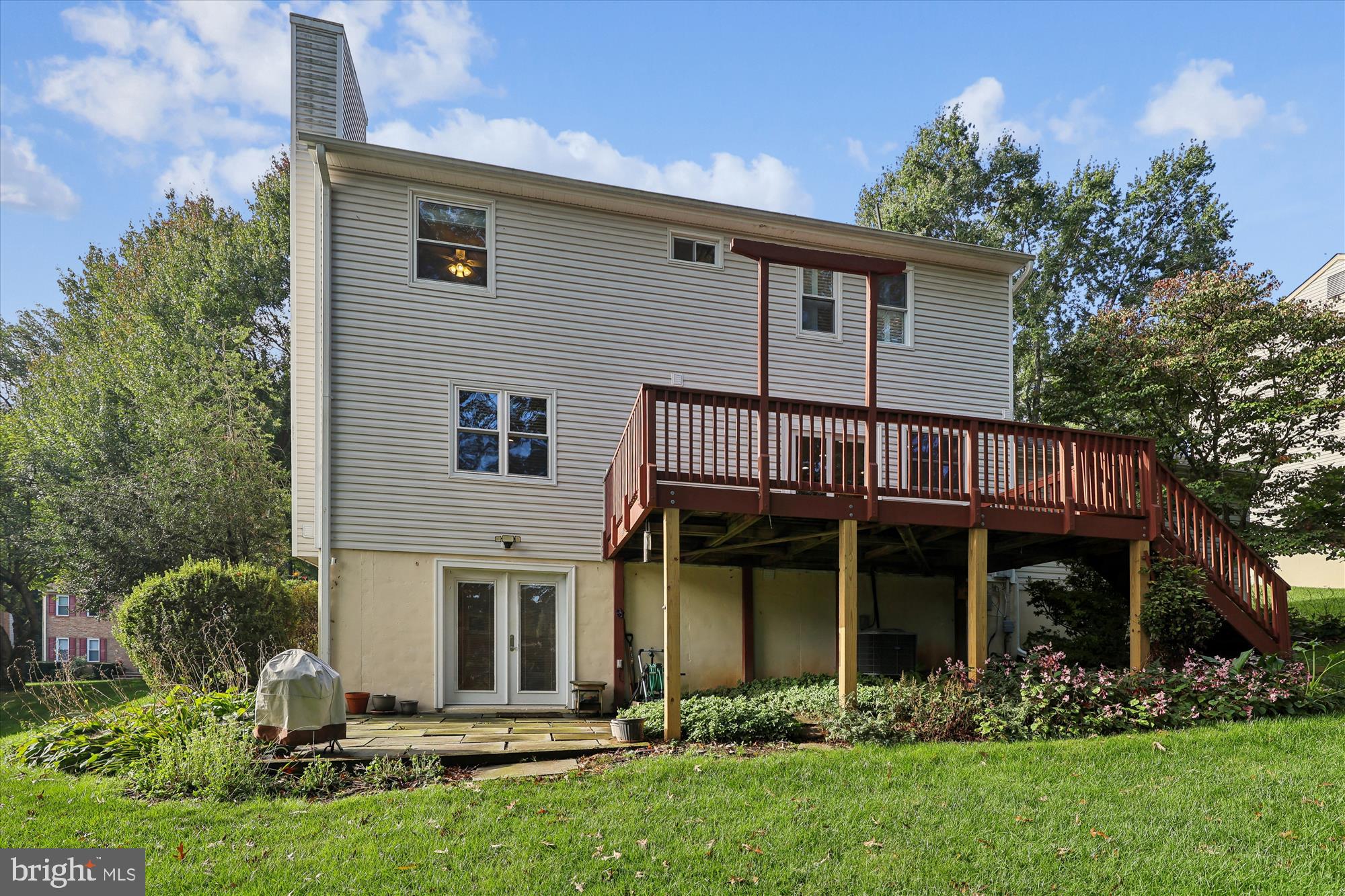 9352 CHESTNUT KNOLLS DRIVE