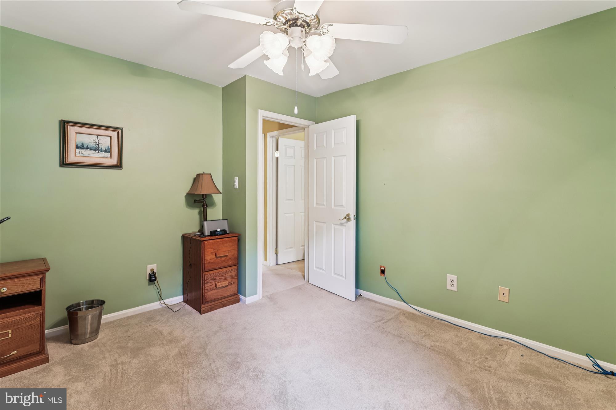 9352 CHESTNUT KNOLLS DRIVE