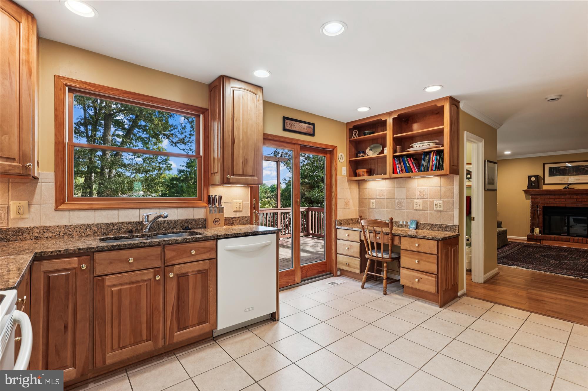 9352 CHESTNUT KNOLLS DRIVE