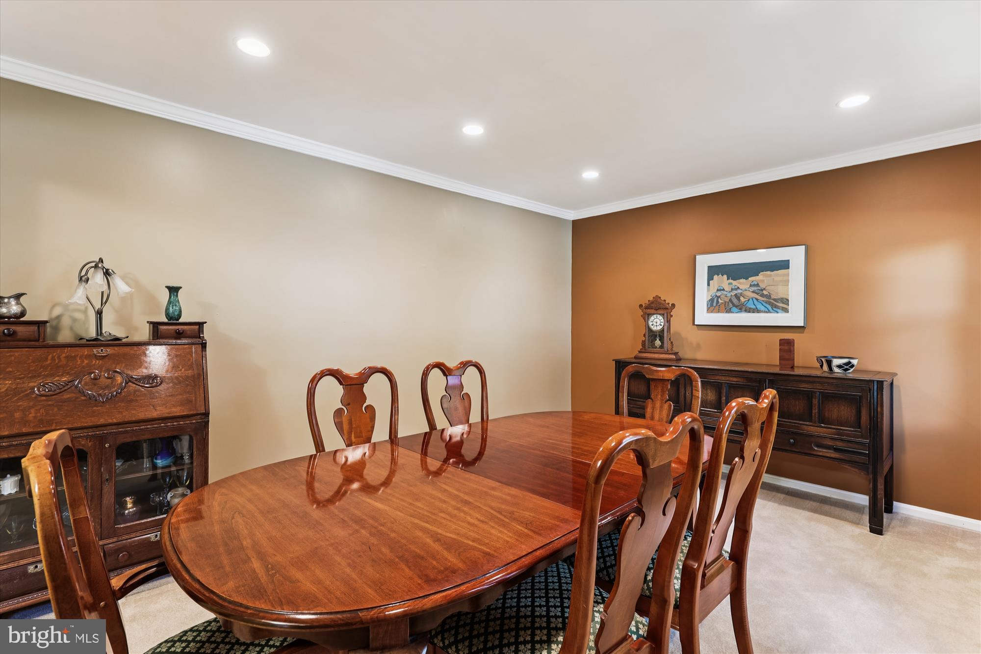 9352 CHESTNUT KNOLLS DRIVE