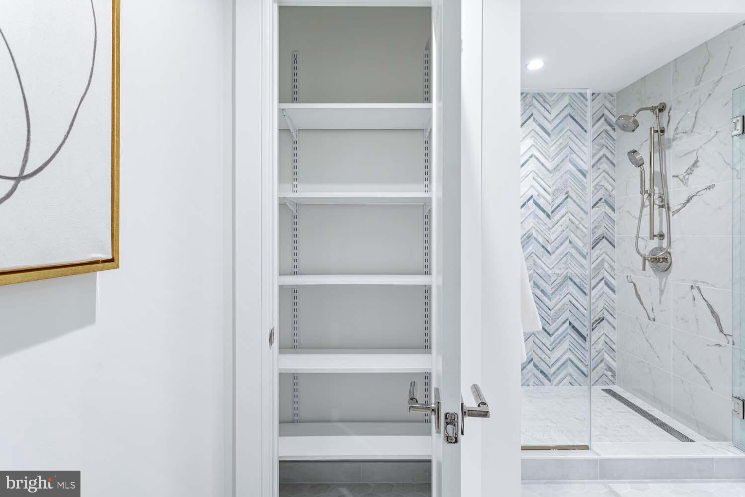 6718 LOWELL AVENUE 406