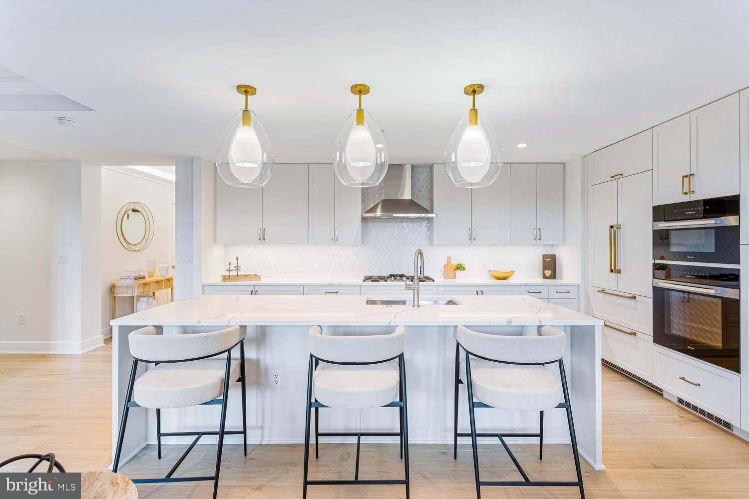 6718 LOWELL AVENUE 406