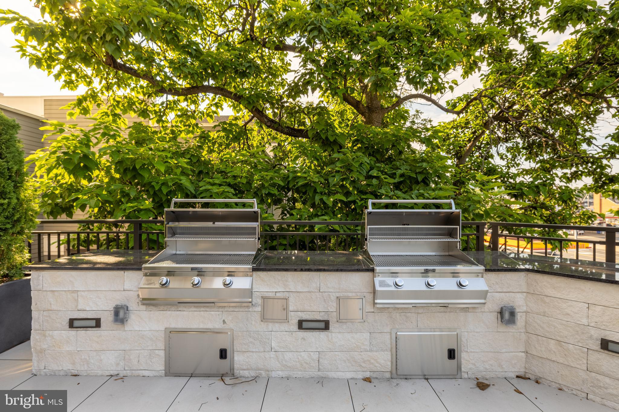 6718 LOWELL AVENUE 406