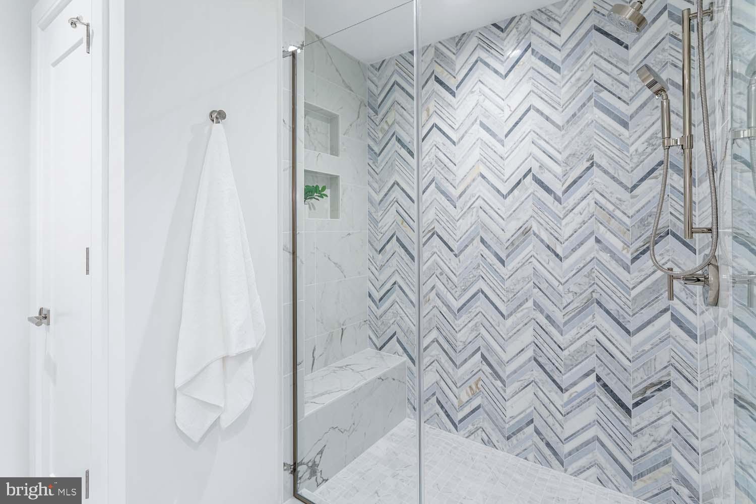 6718 LOWELL AVENUE 406