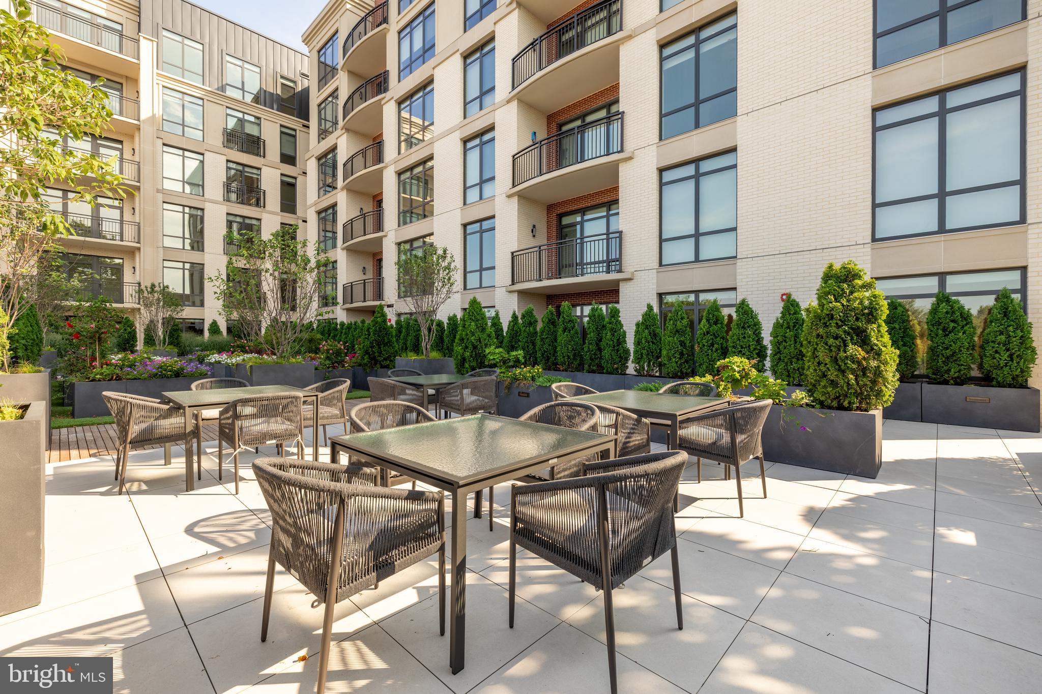 6718 LOWELL AVENUE 406