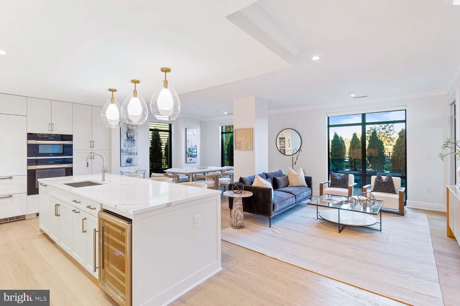 6718 LOWELL AVENUE 406