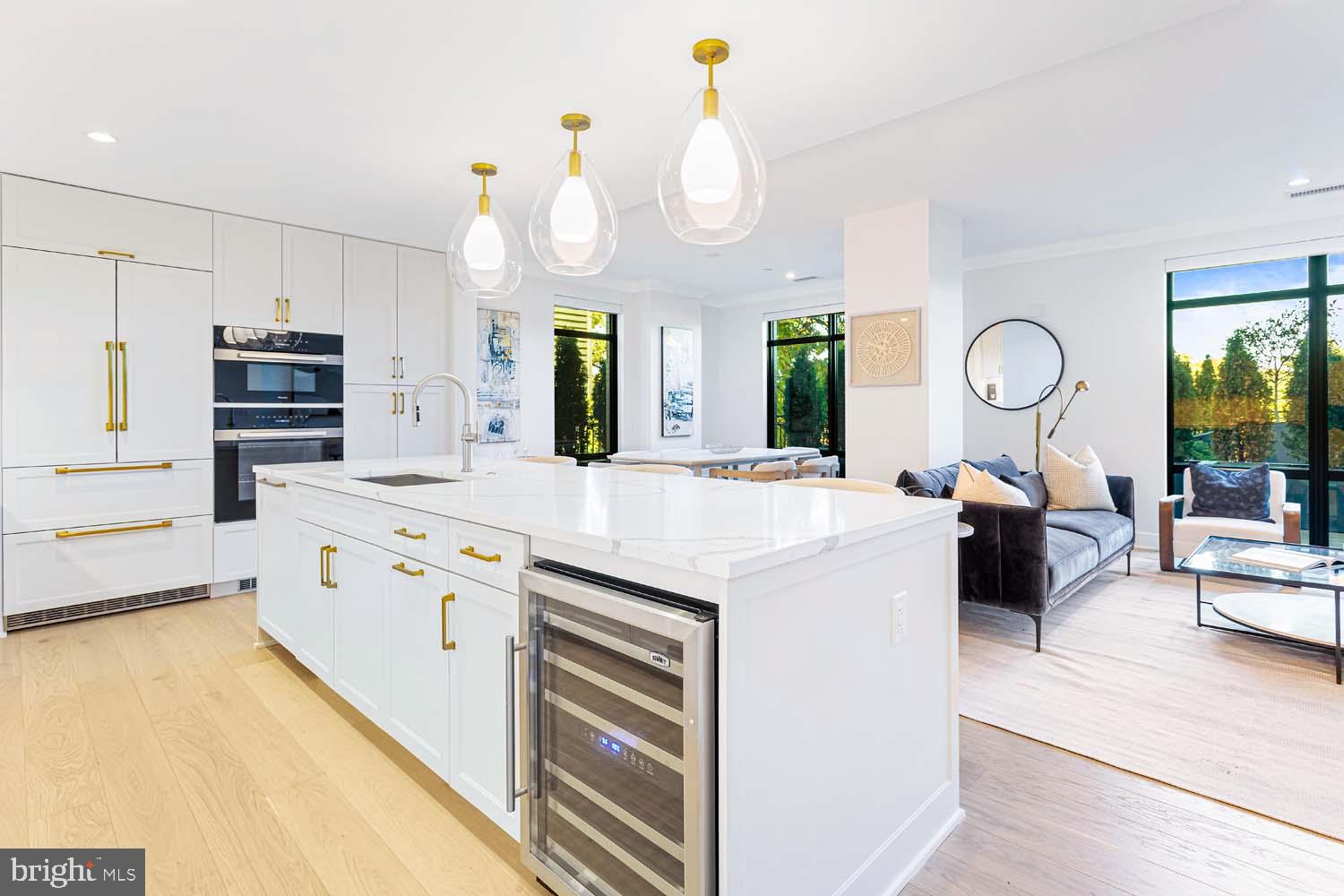 6718 LOWELL AVENUE 406