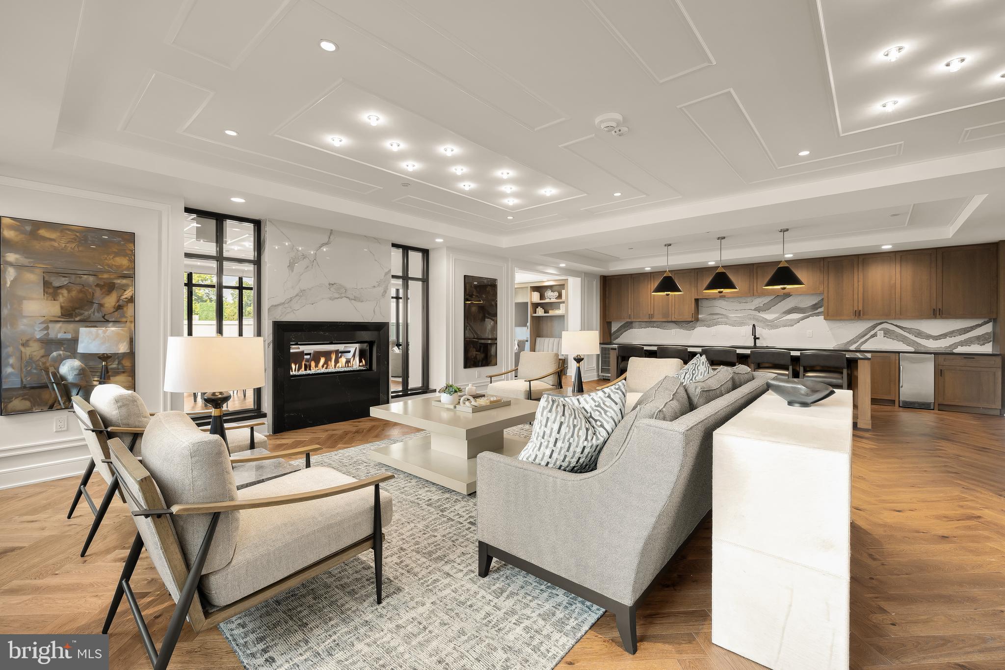 6718 LOWELL AVENUE 406