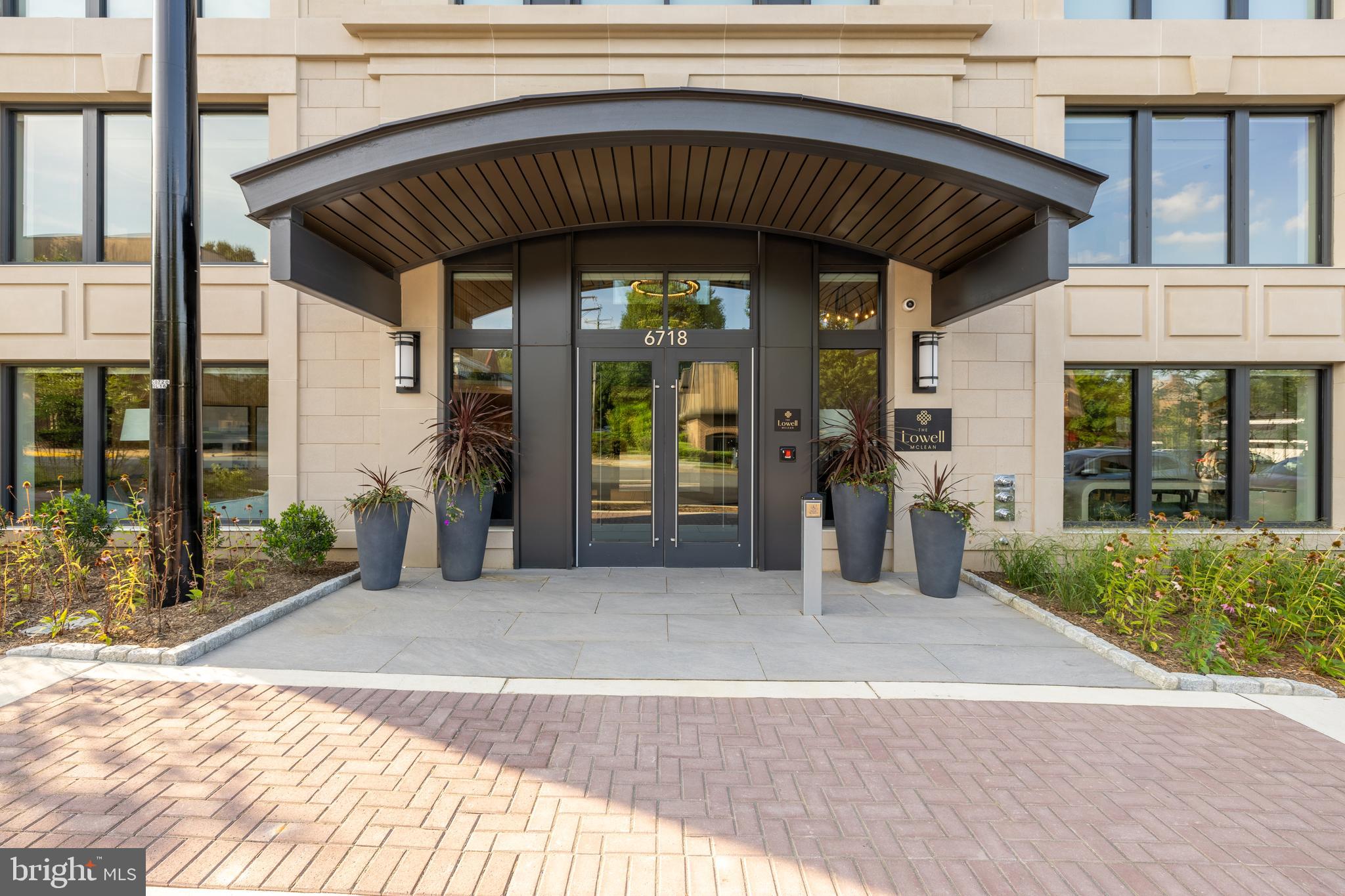 6718 LOWELL AVENUE 406