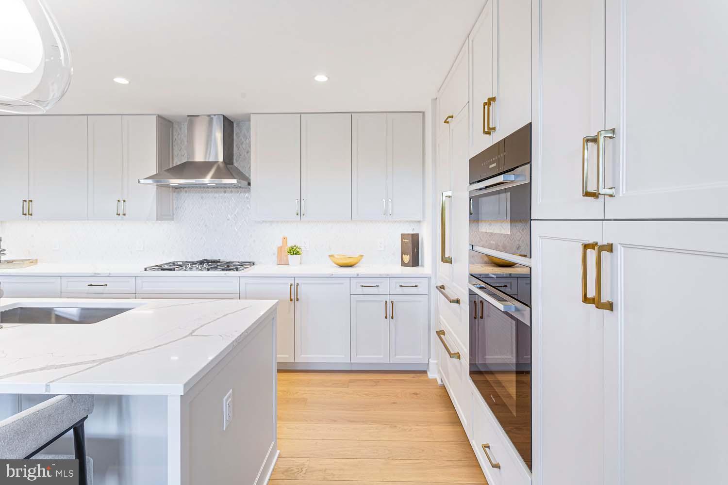 6718 LOWELL AVENUE 406