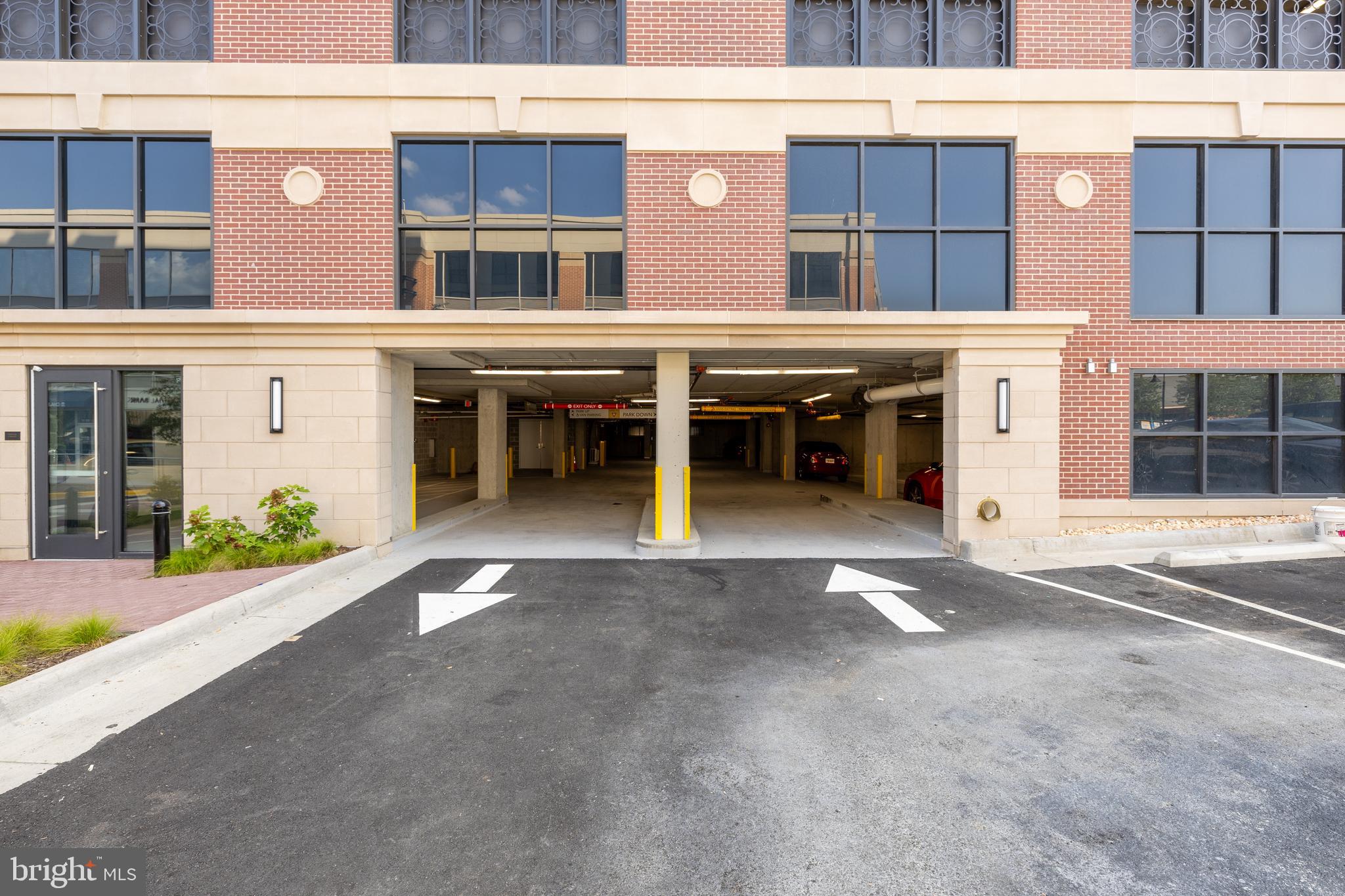 6718 LOWELL AVENUE 406