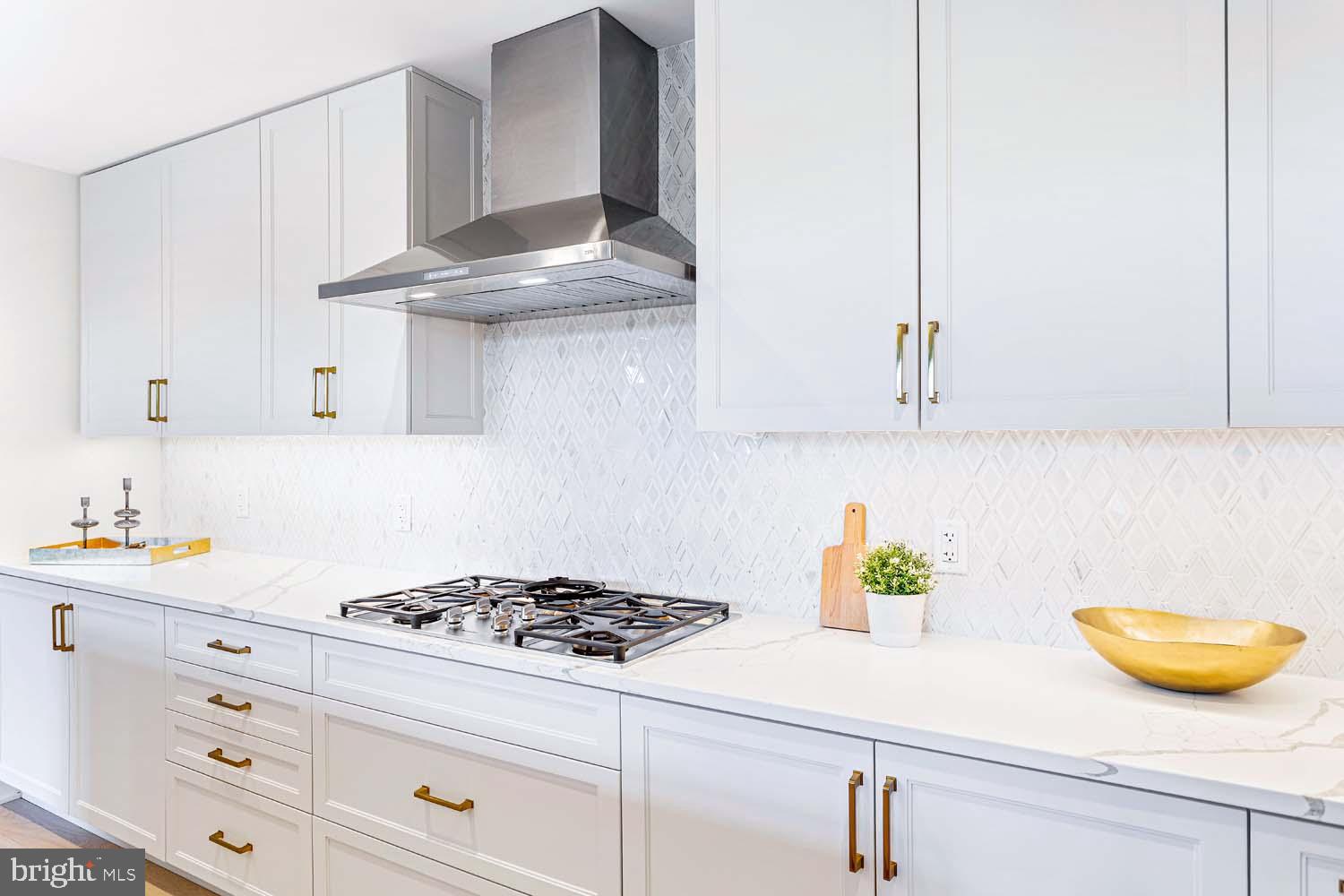 6718 LOWELL AVENUE 406