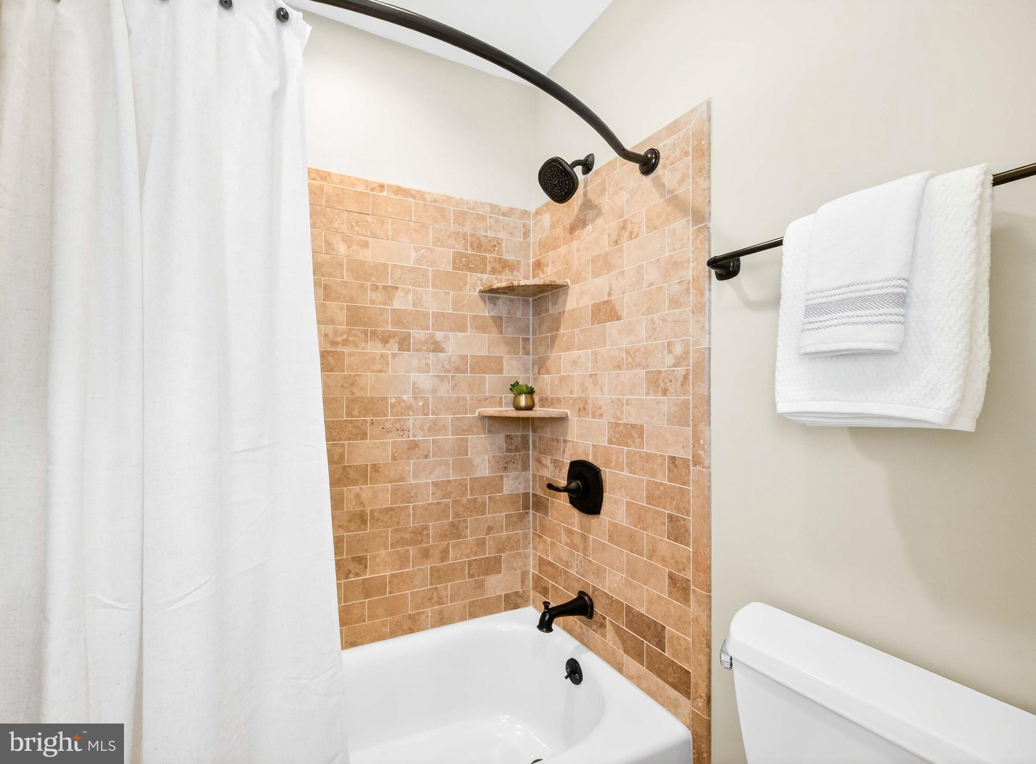 3005 ROBIN RIDGE COURT