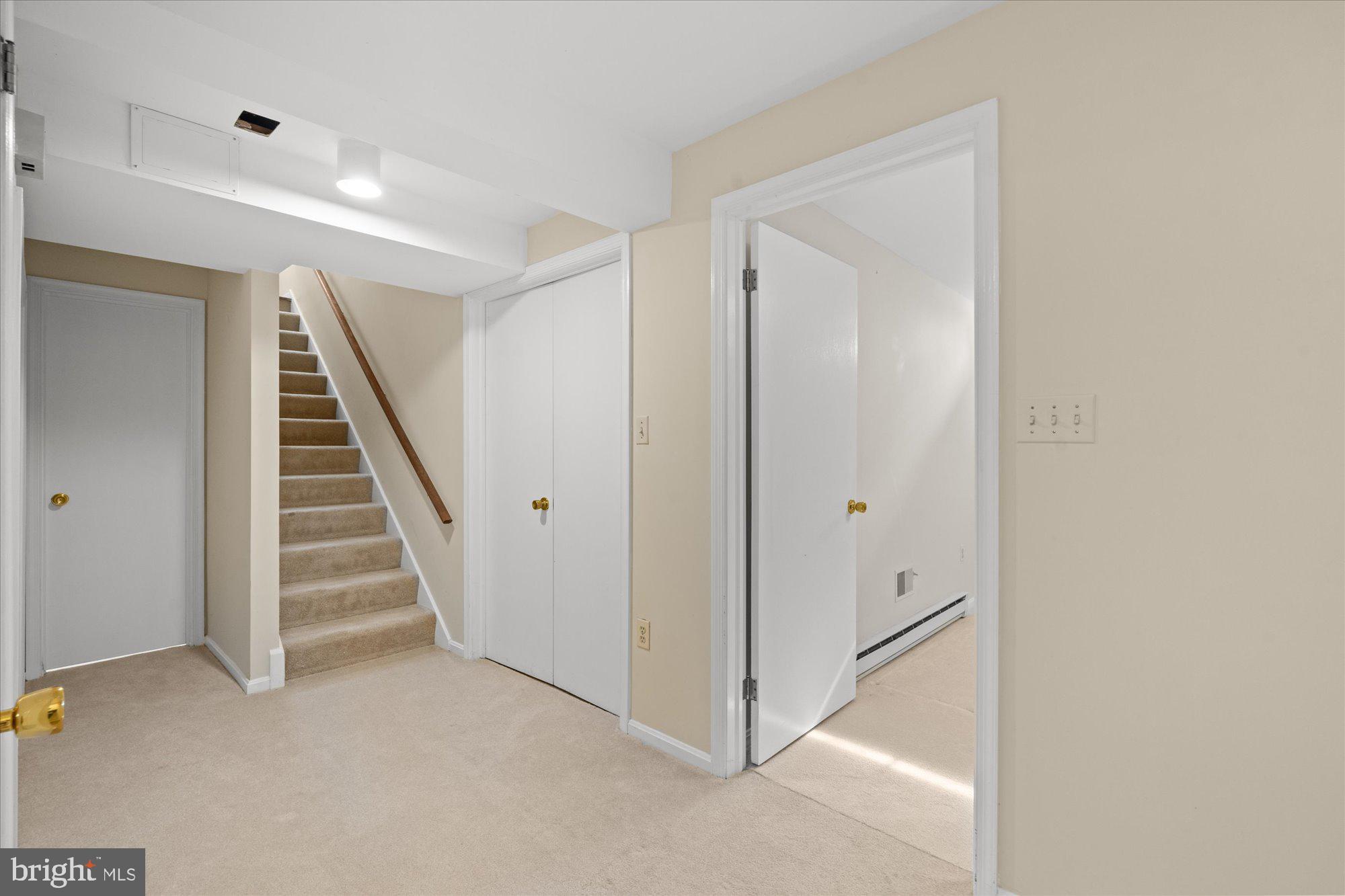 6212 NETHERCOMBE COURT