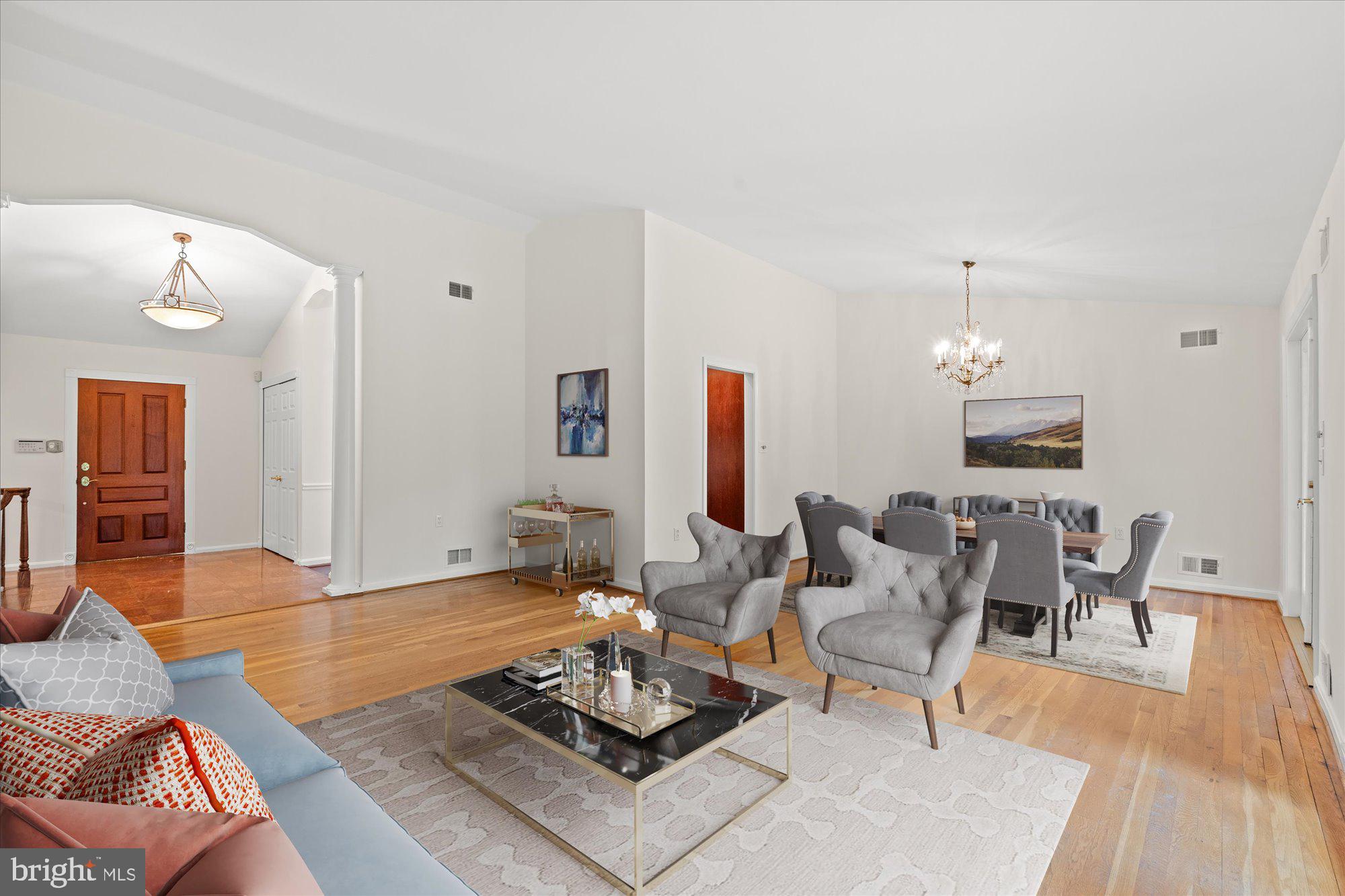 6212 NETHERCOMBE COURT