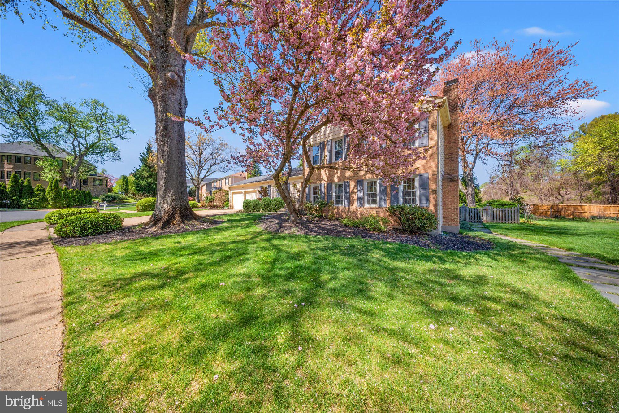6212 NETHERCOMBE COURT
