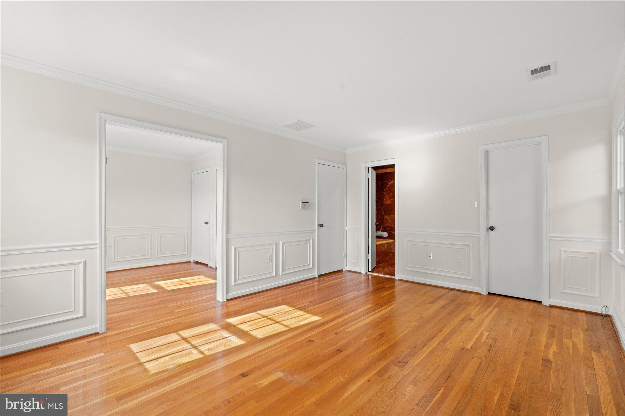 6212 NETHERCOMBE COURT