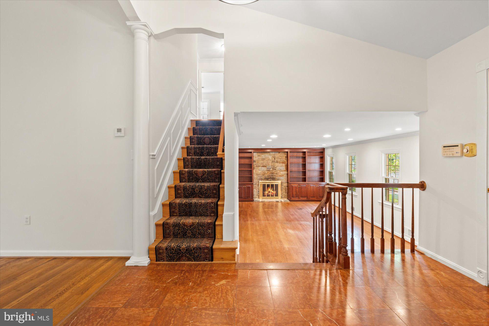 6212 NETHERCOMBE COURT