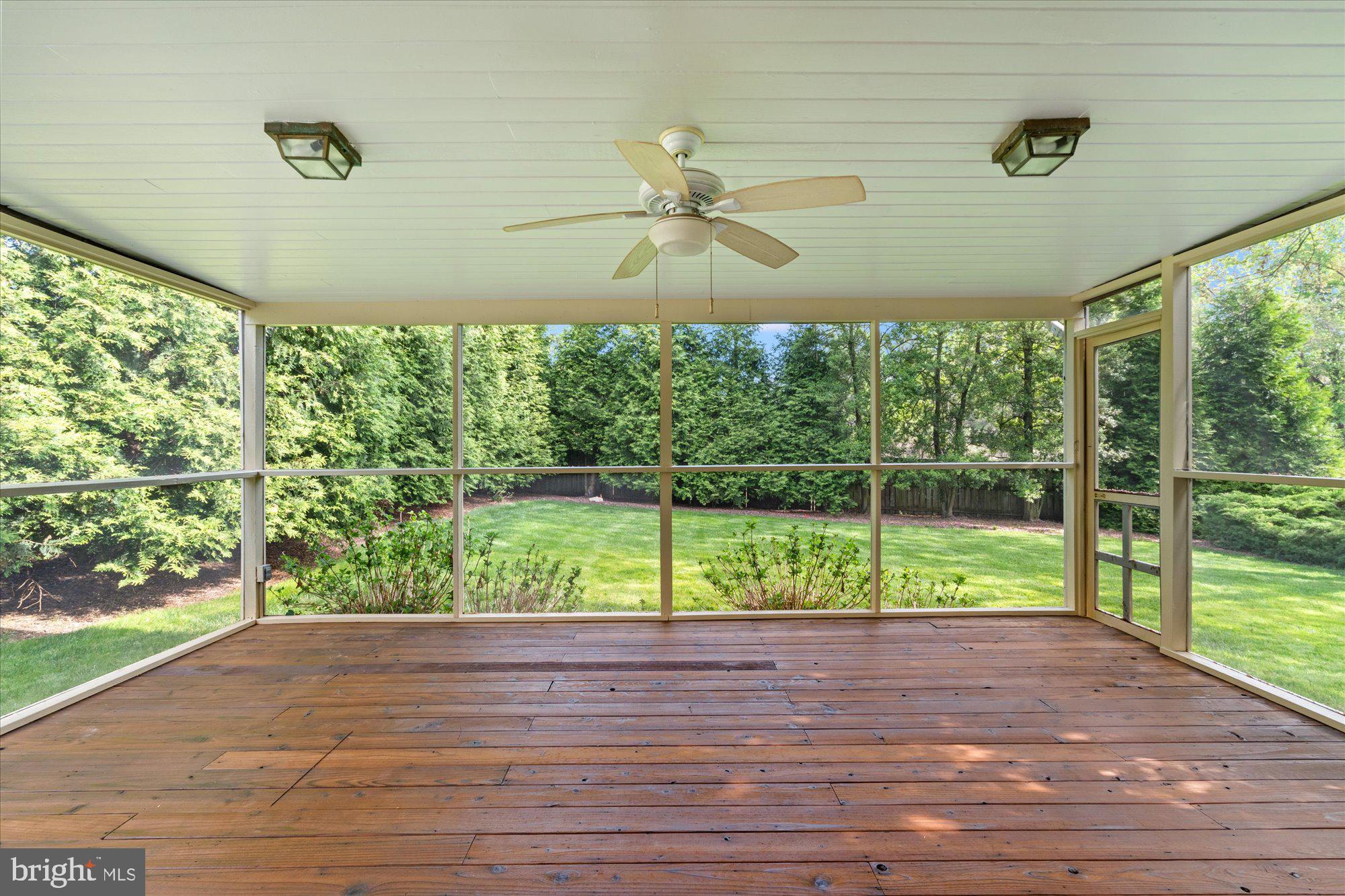 6212 NETHERCOMBE COURT