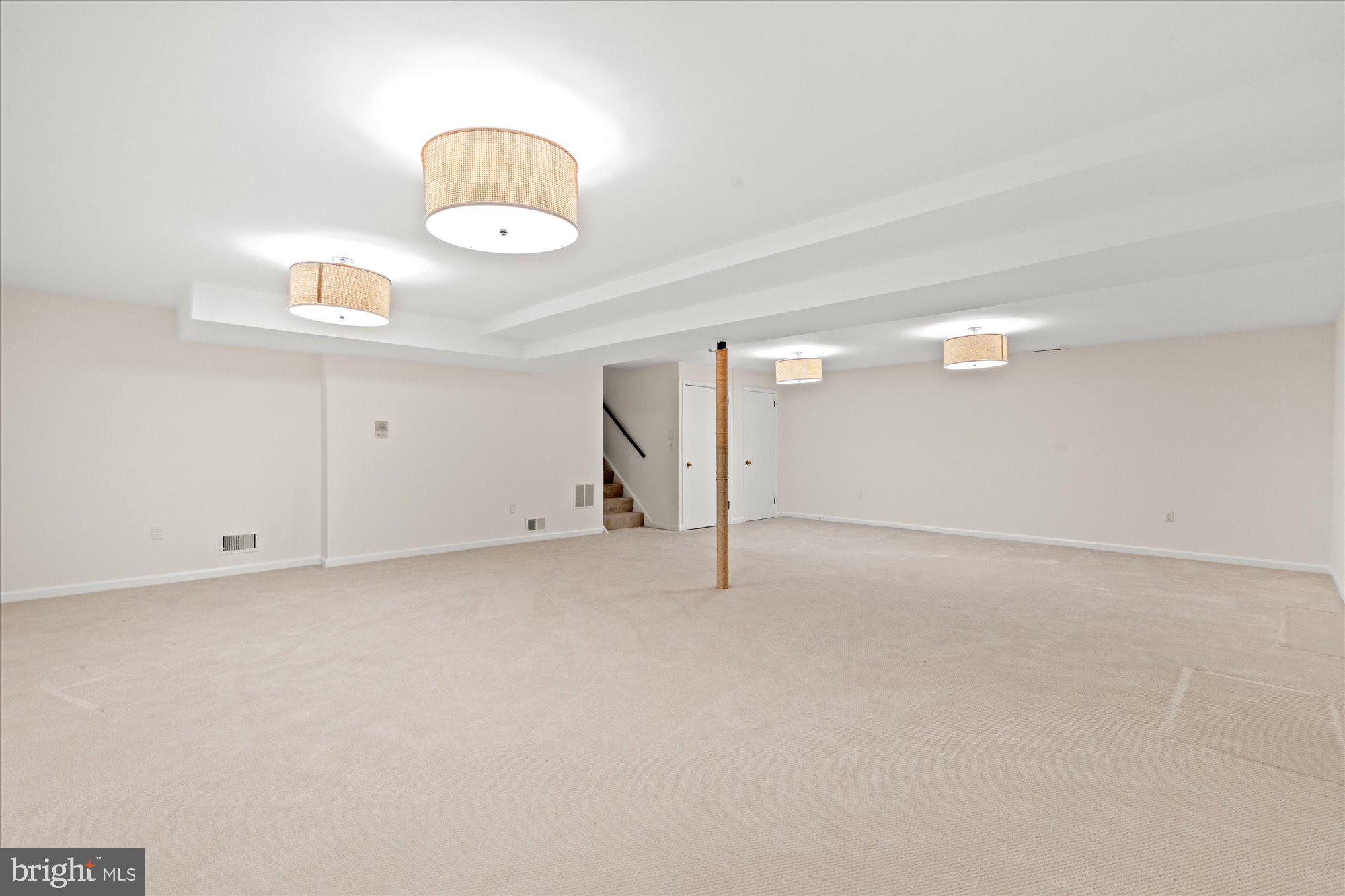 6212 NETHERCOMBE COURT