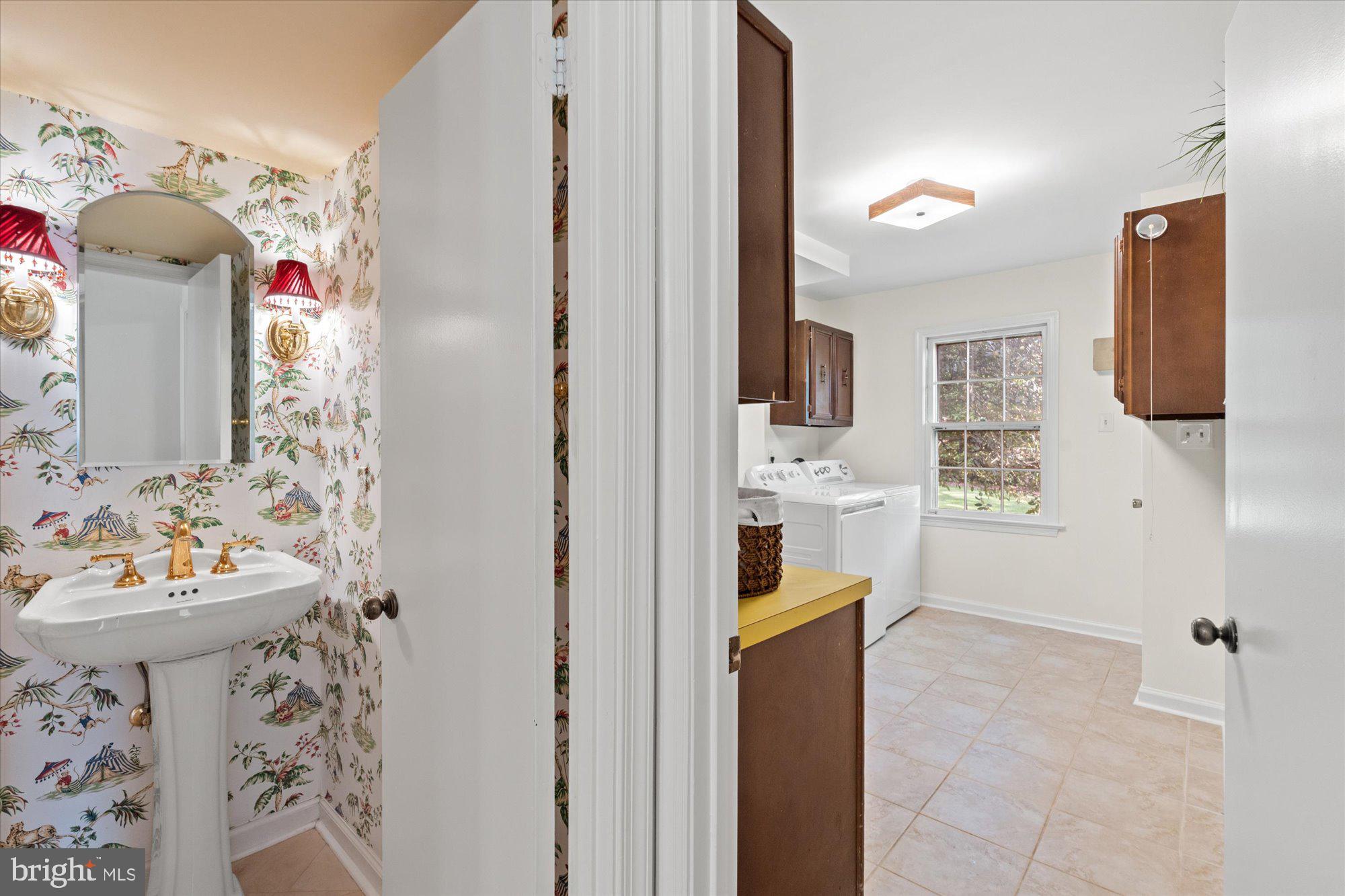 6212 NETHERCOMBE COURT