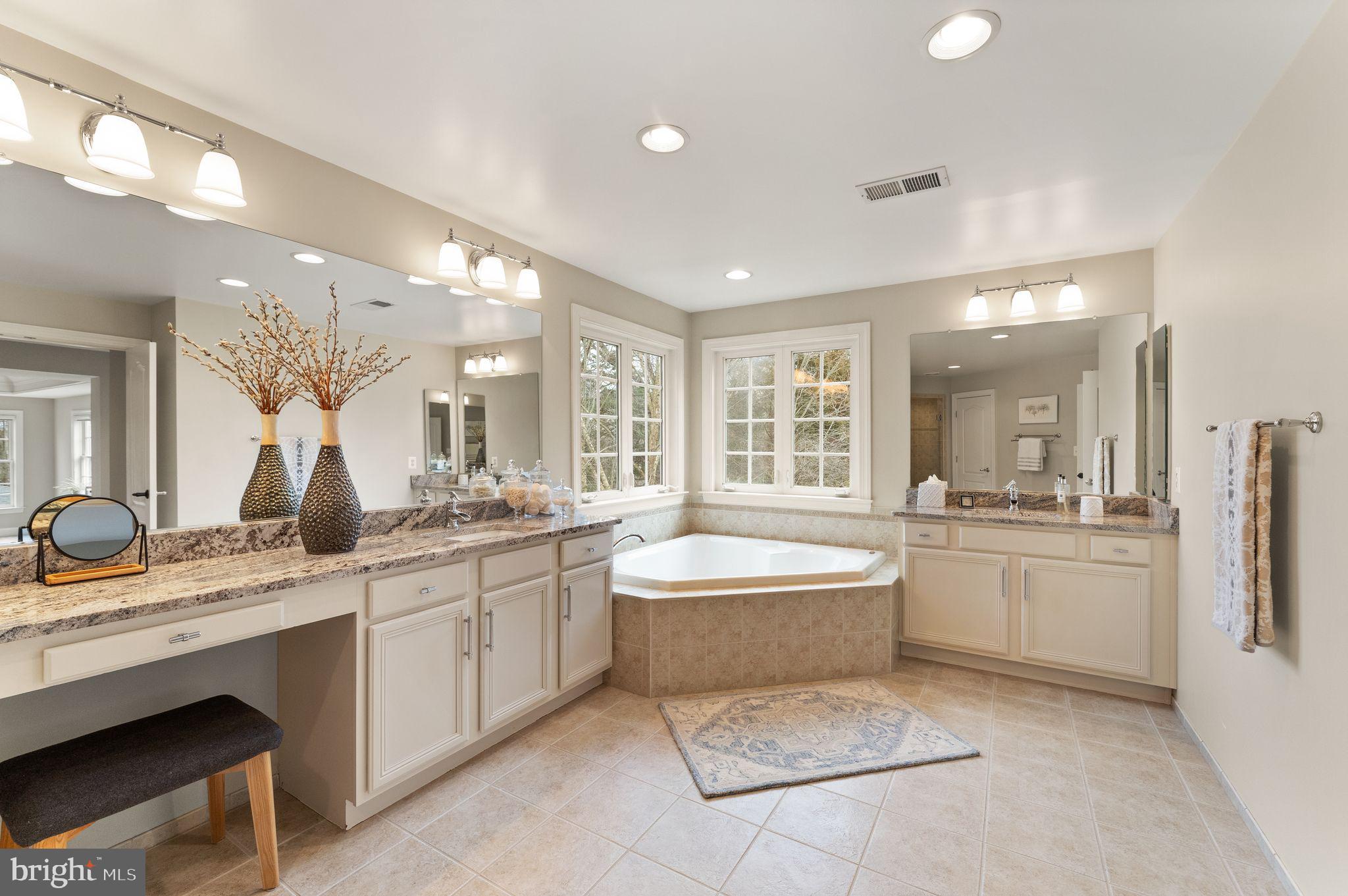 42825 Heritage Oak Ct
