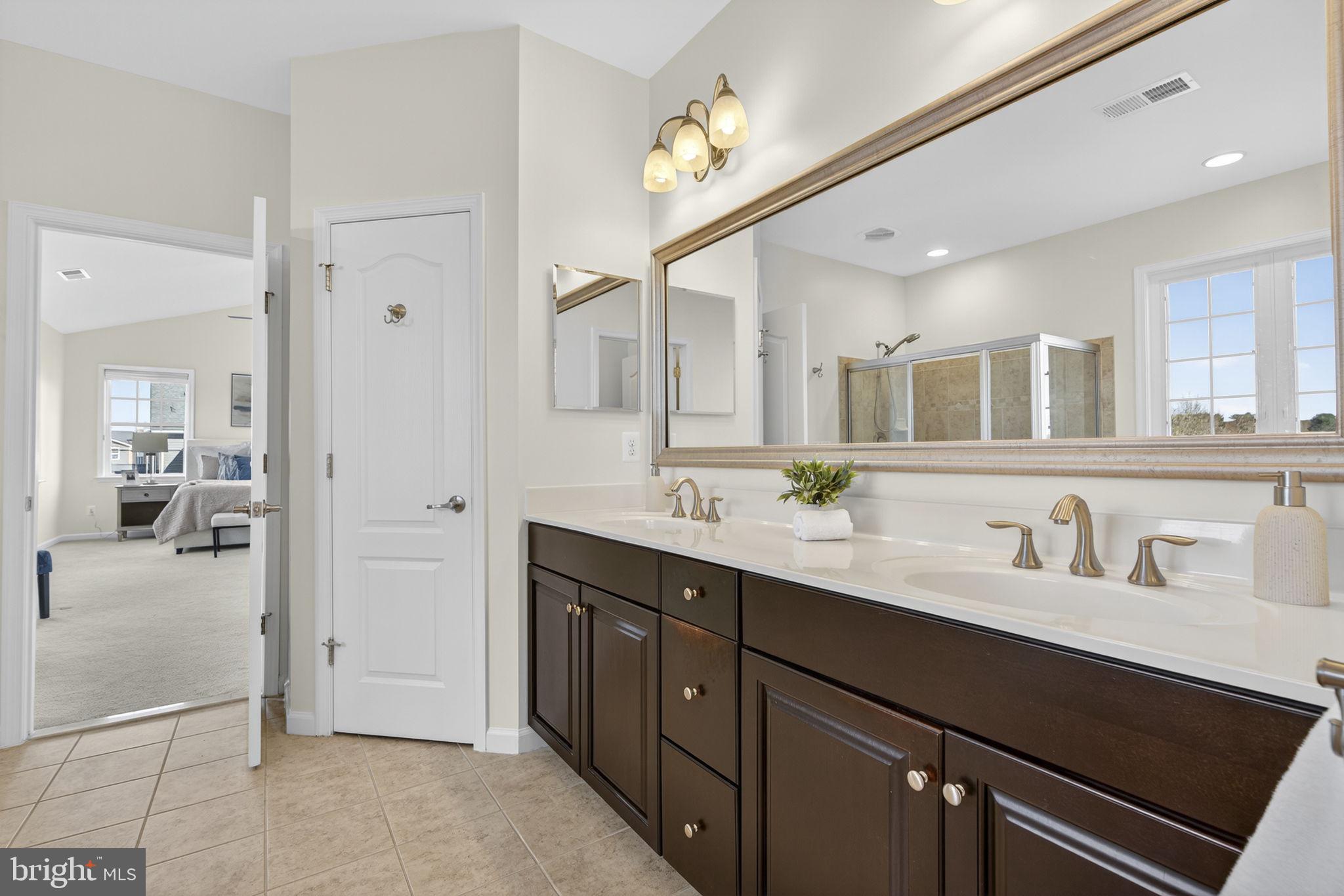 21015 HONEYCREEPER PLACE