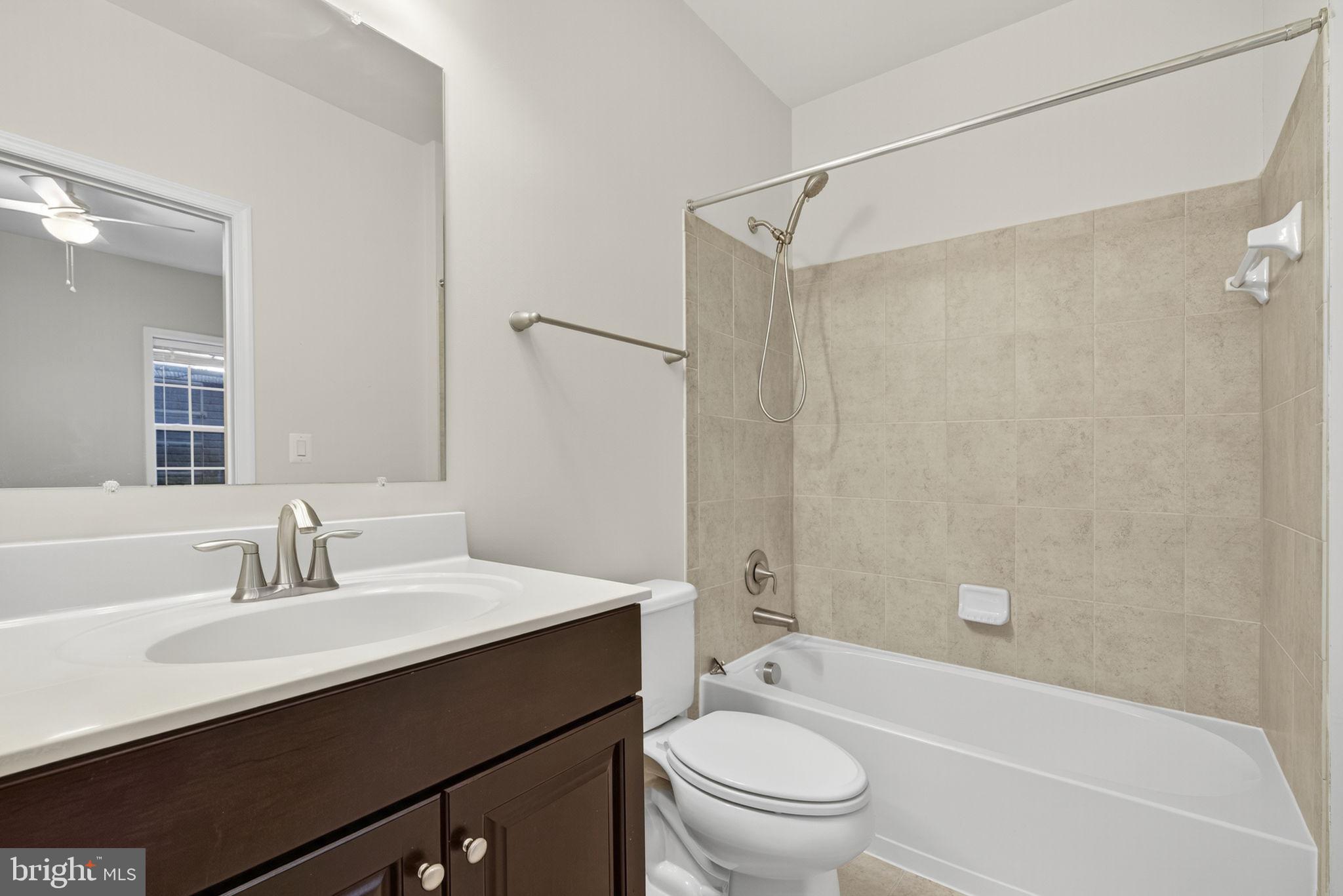 21015 HONEYCREEPER PLACE