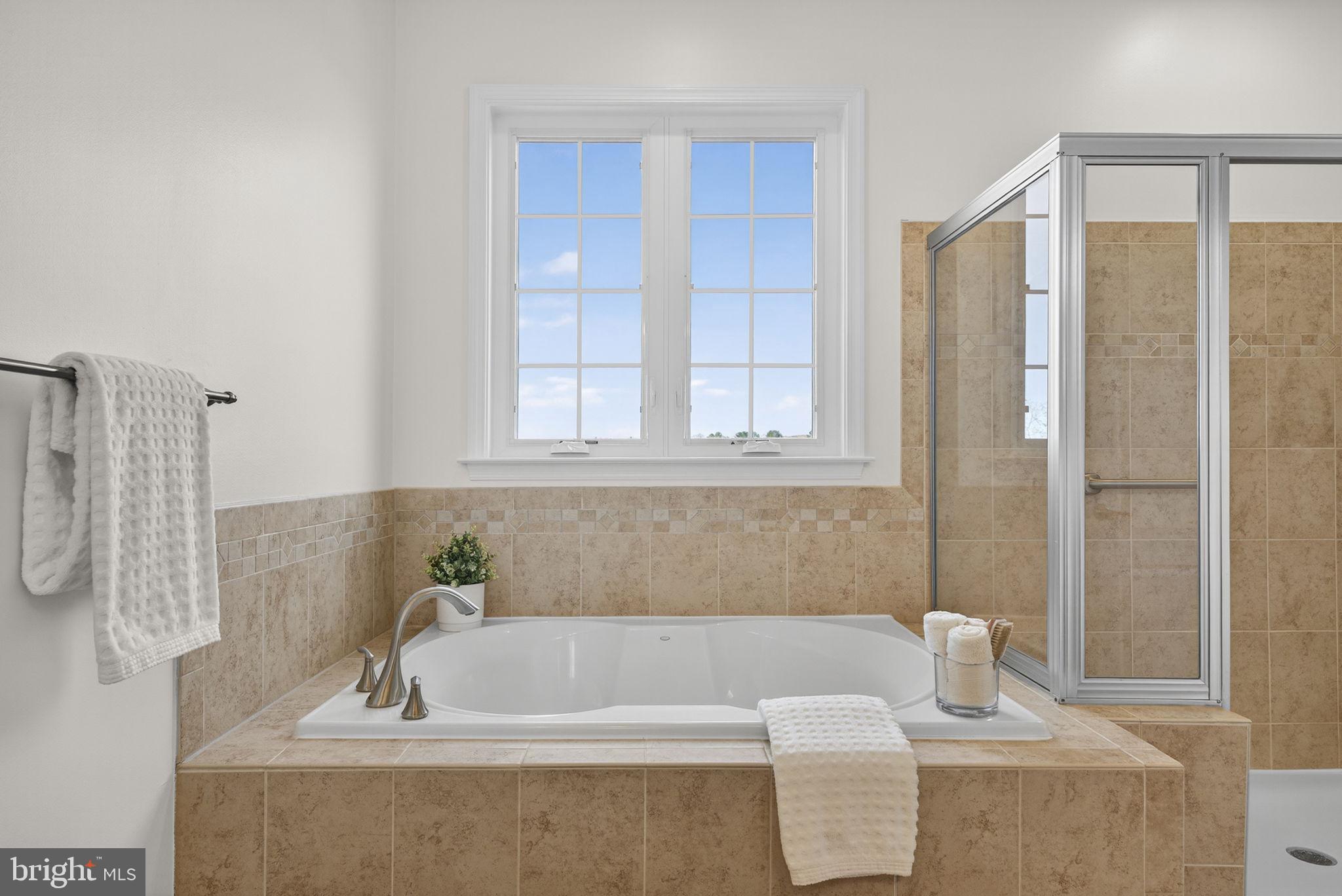 21015 HONEYCREEPER PLACE