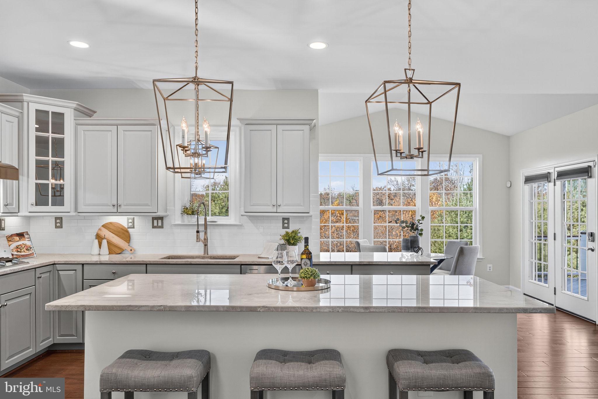 21015 HONEYCREEPER PLACE