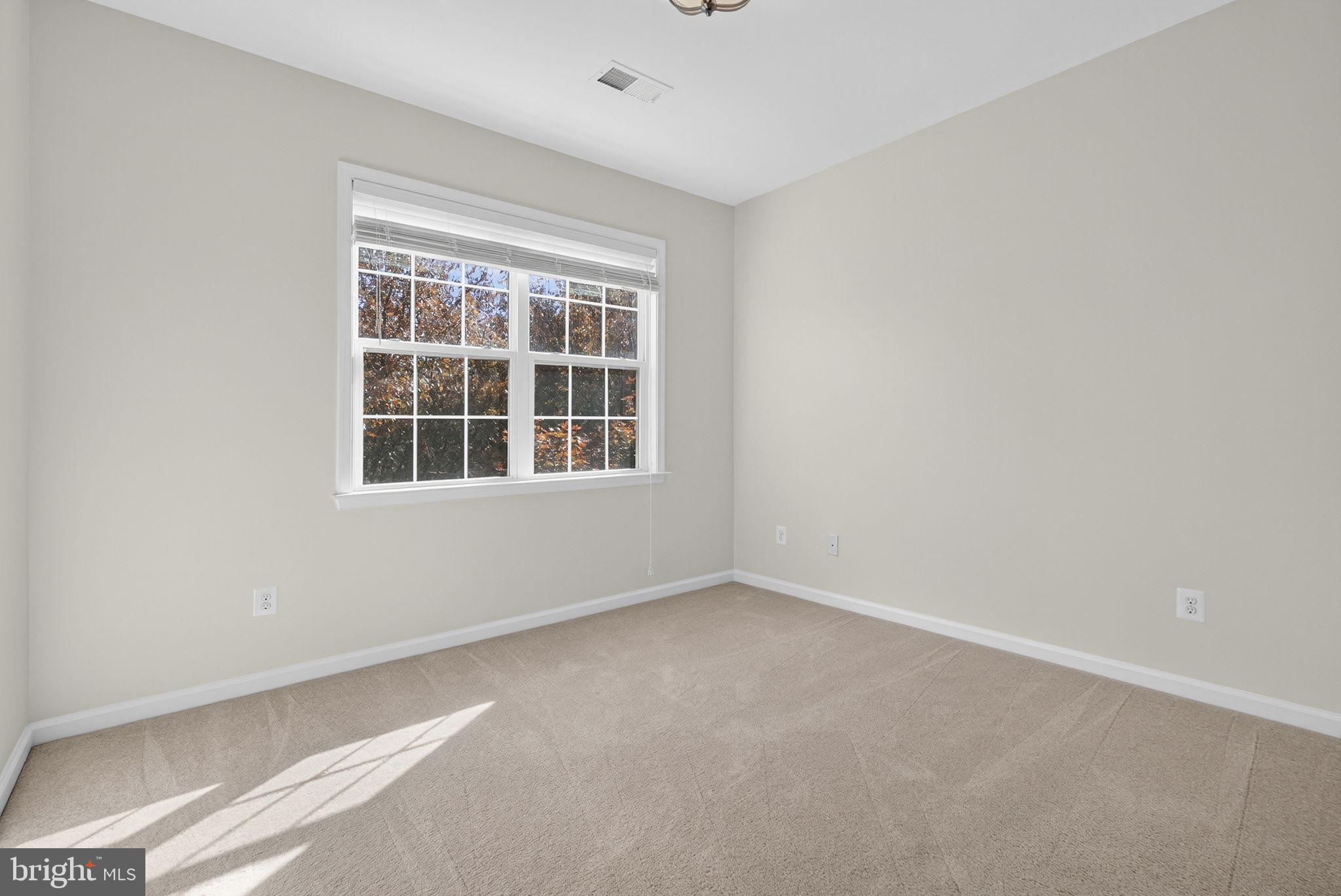 21015 HONEYCREEPER PLACE