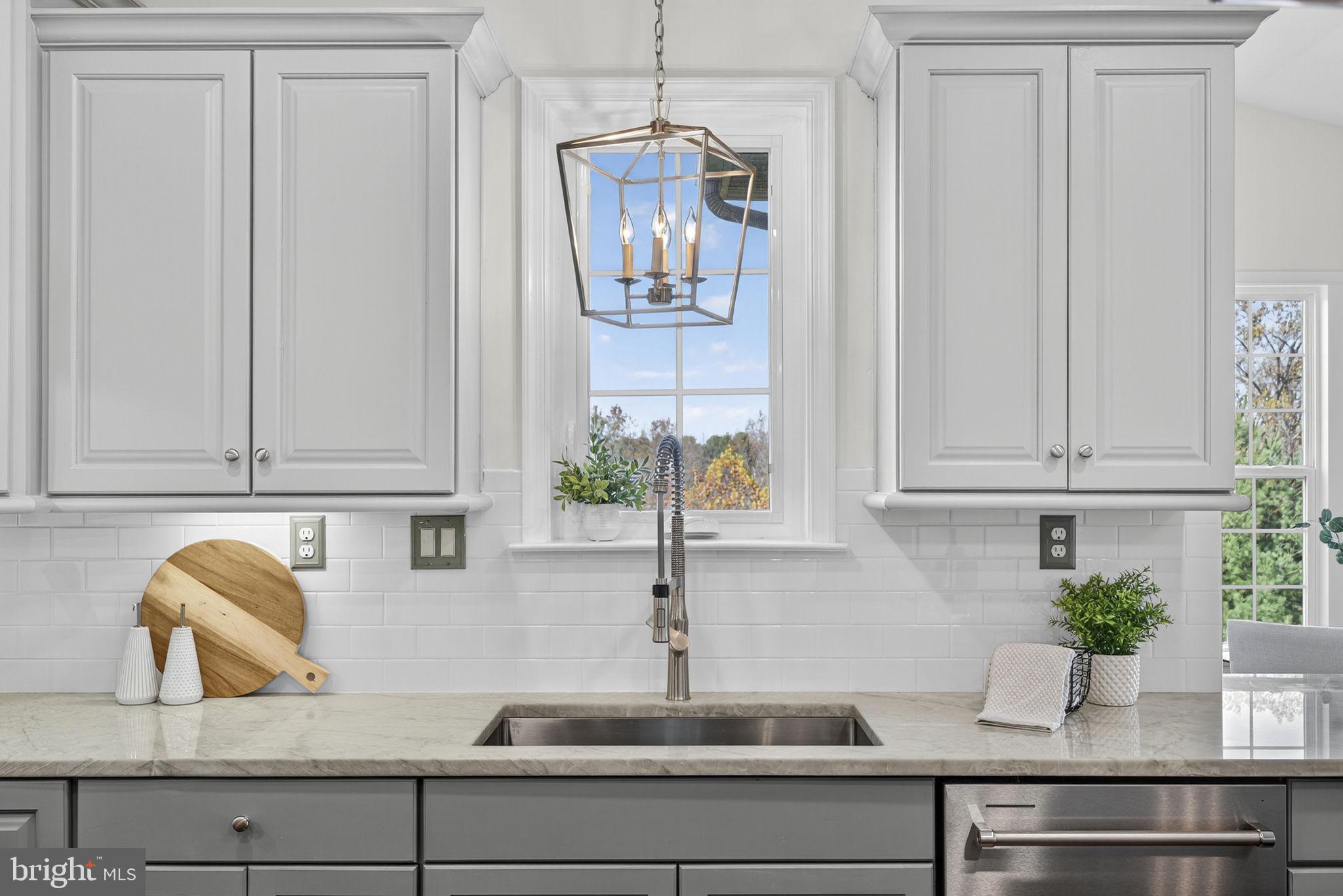 21015 HONEYCREEPER PLACE