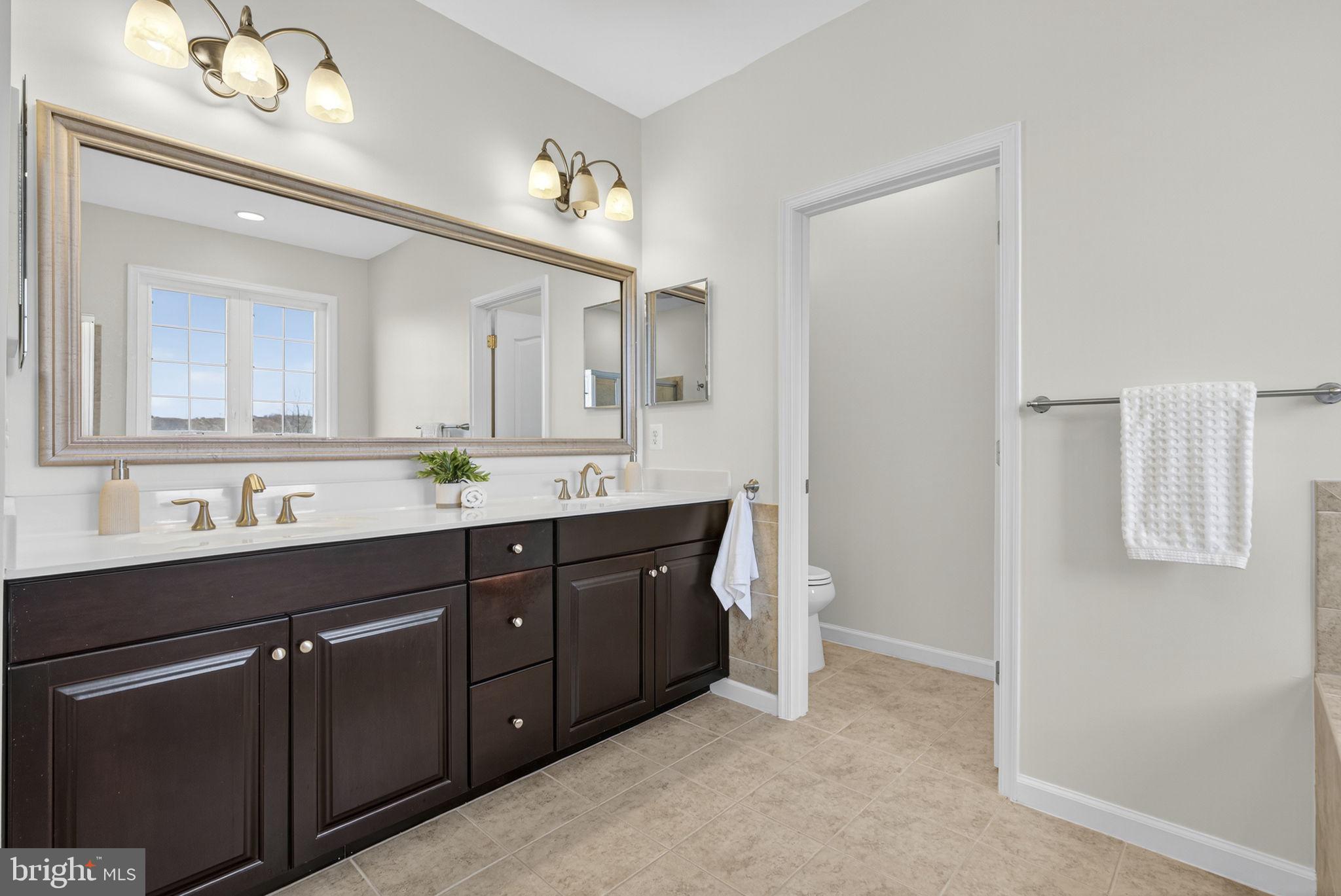 21015 HONEYCREEPER PLACE