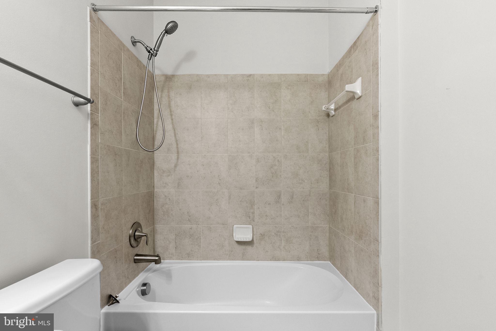 21015 HONEYCREEPER PLACE