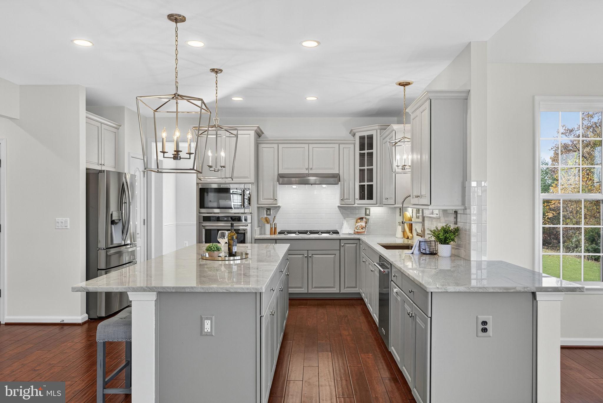 21015 HONEYCREEPER PLACE