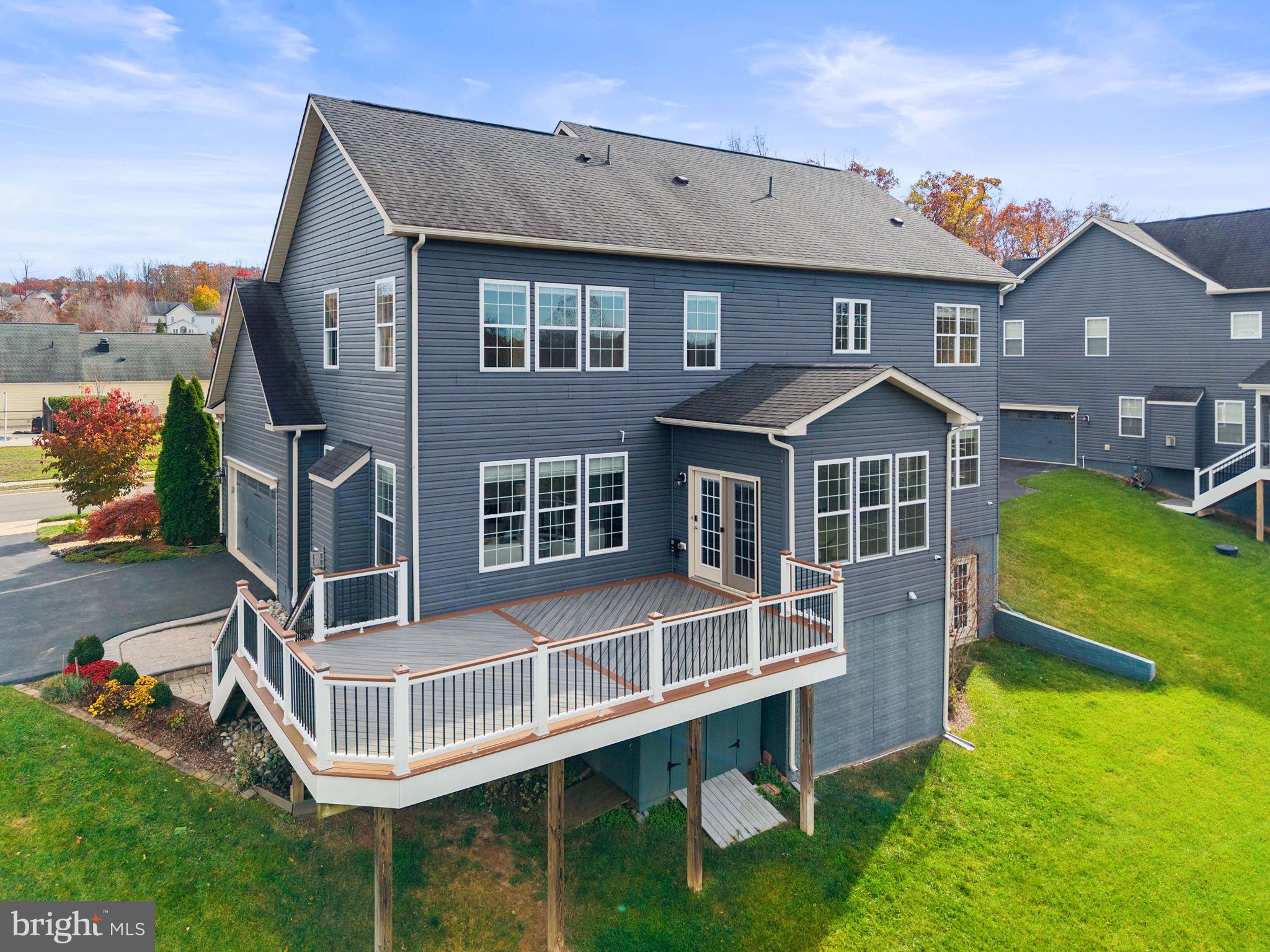 21015 HONEYCREEPER PLACE