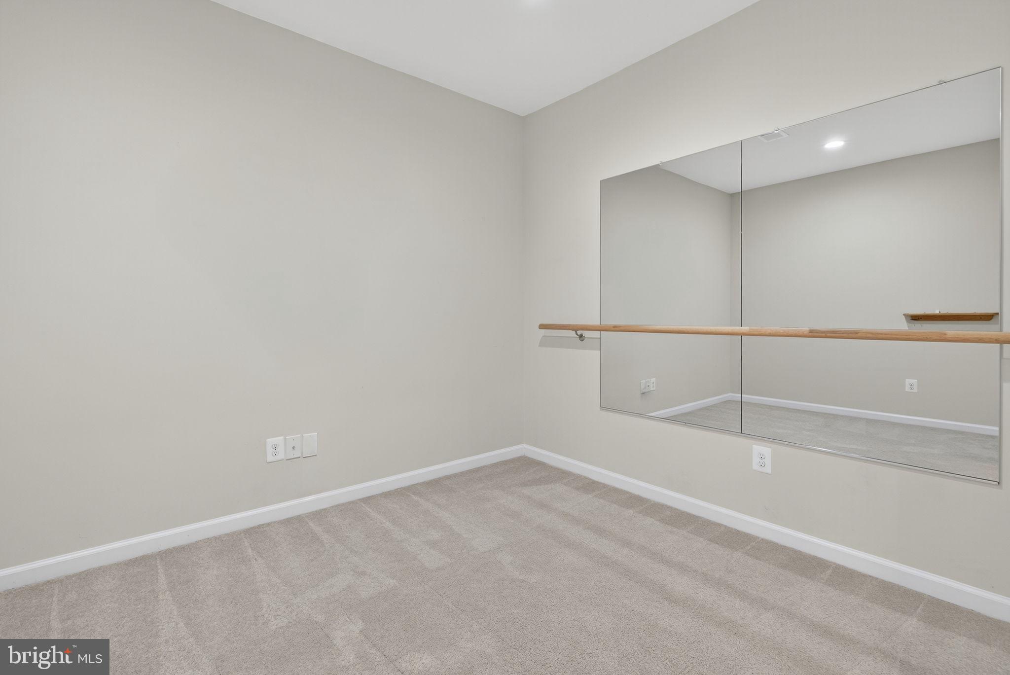 21015 HONEYCREEPER PLACE