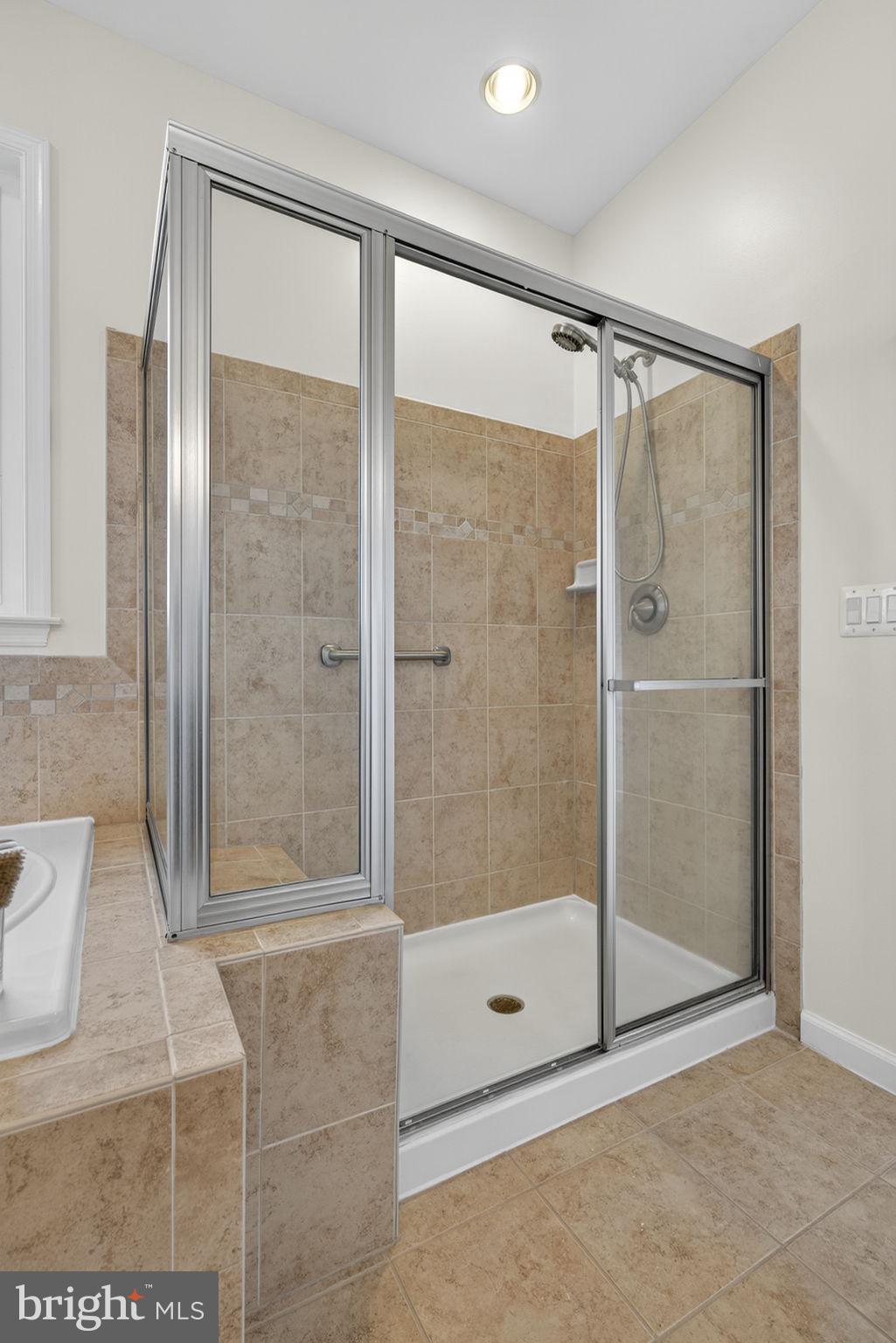 21015 HONEYCREEPER PLACE