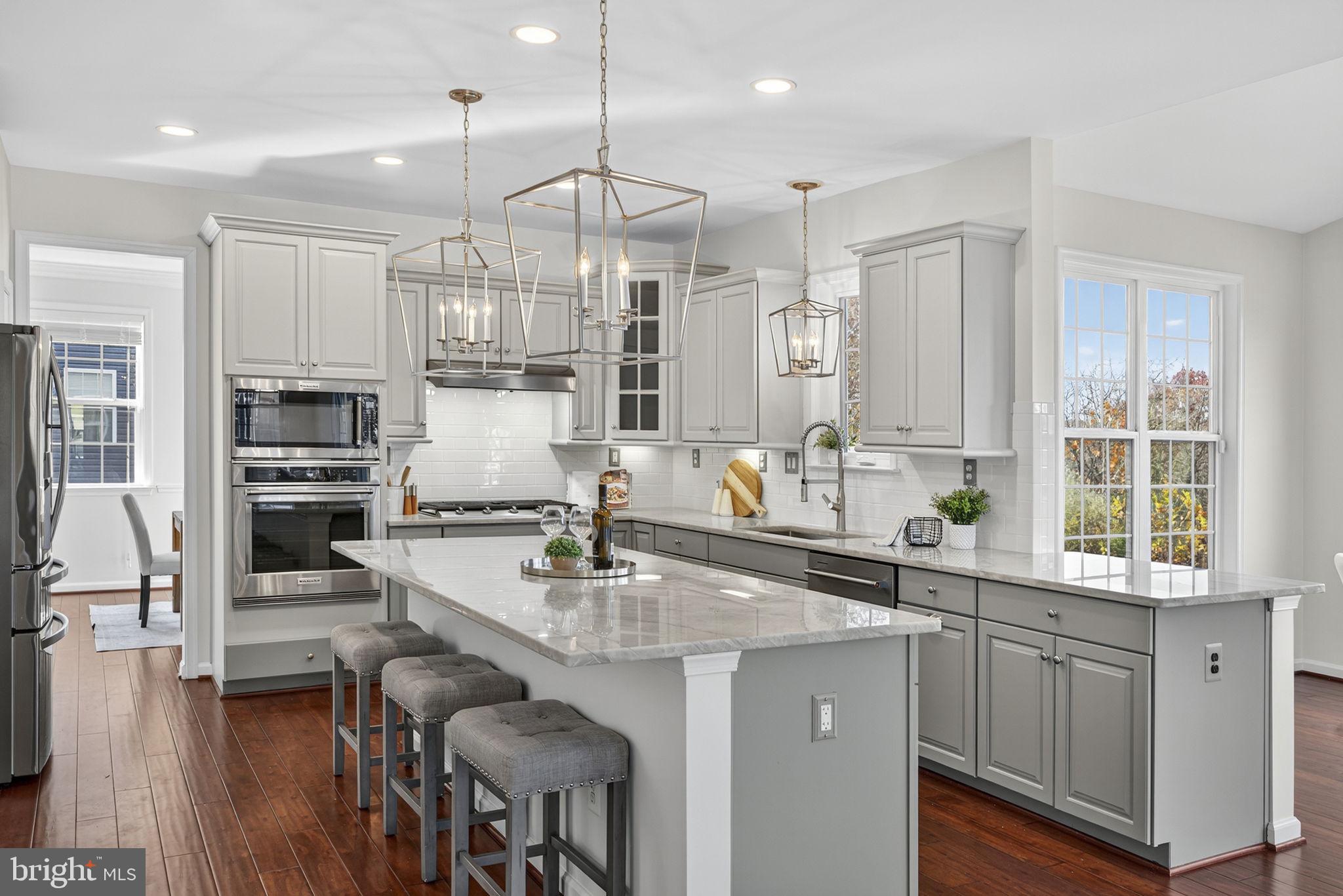 21015 HONEYCREEPER PLACE