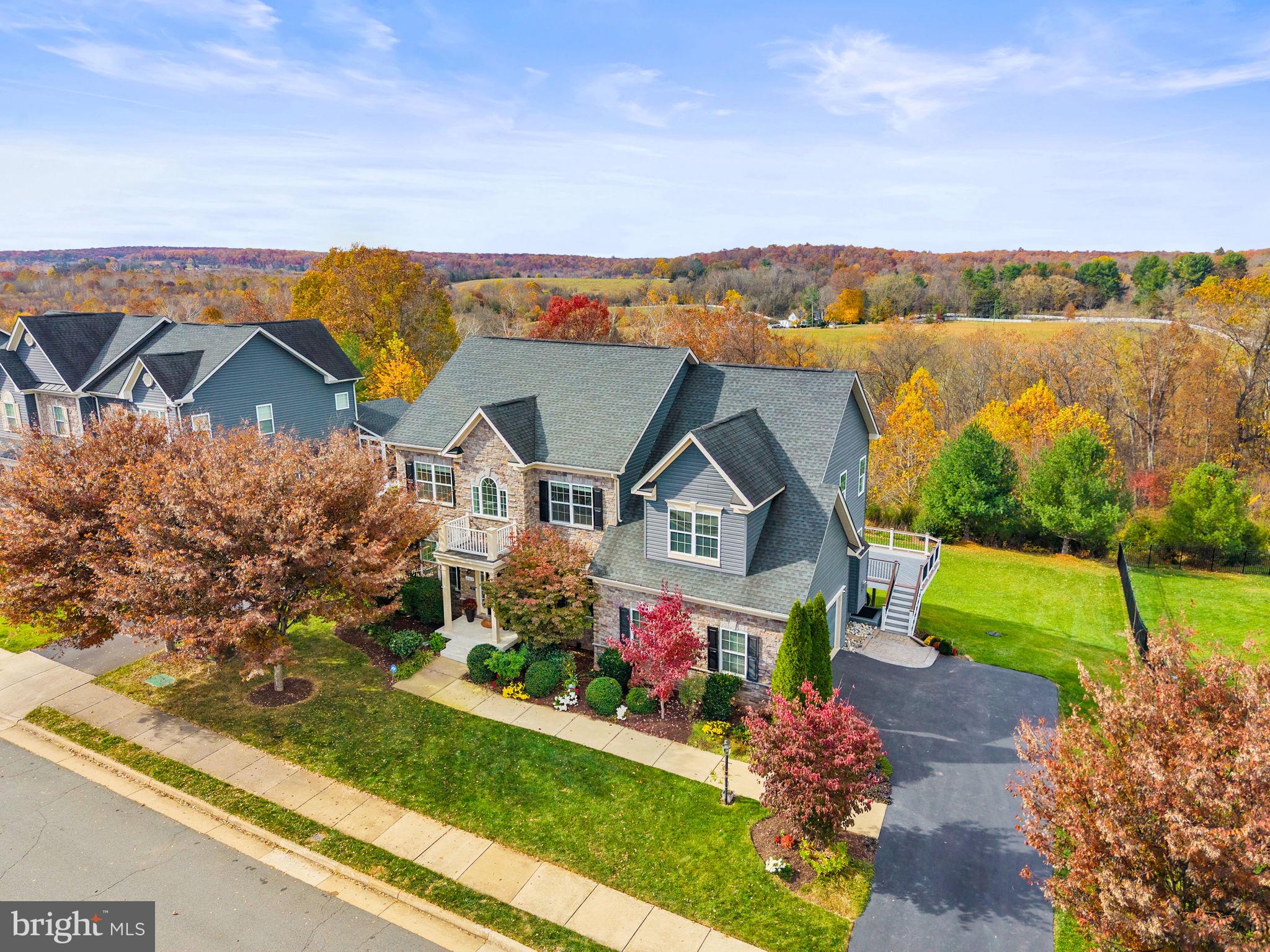 21015 HONEYCREEPER PLACE