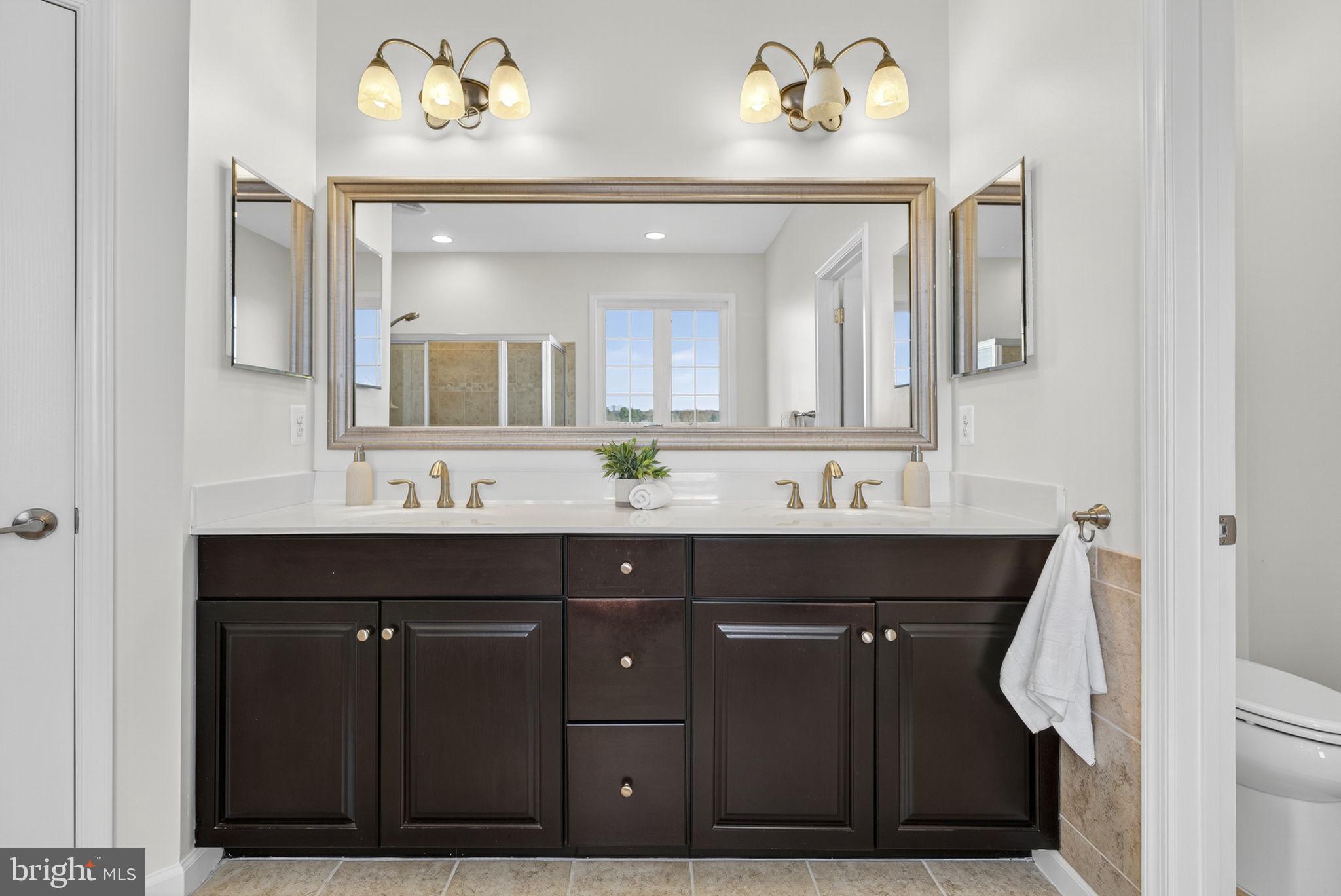 21015 HONEYCREEPER PLACE