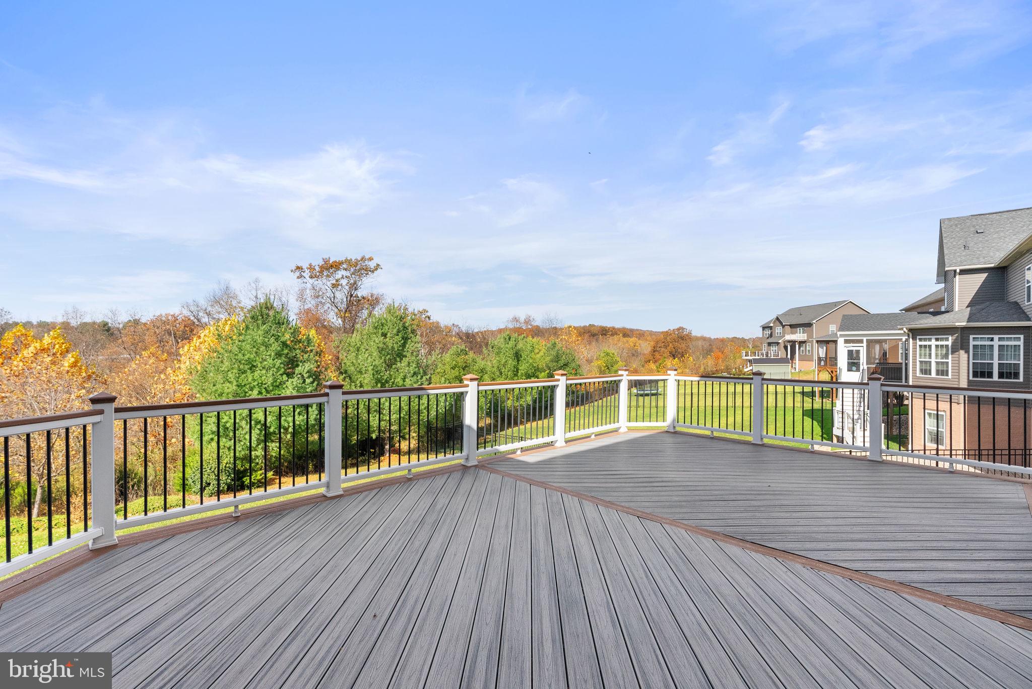 21015 HONEYCREEPER PLACE