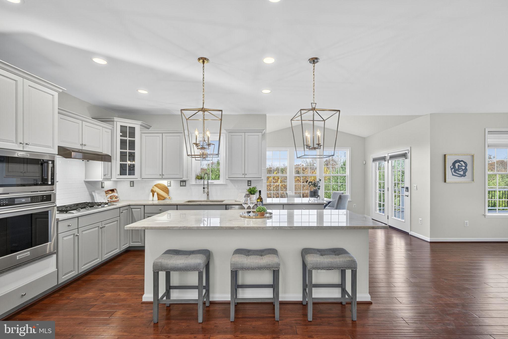 21015 HONEYCREEPER PLACE