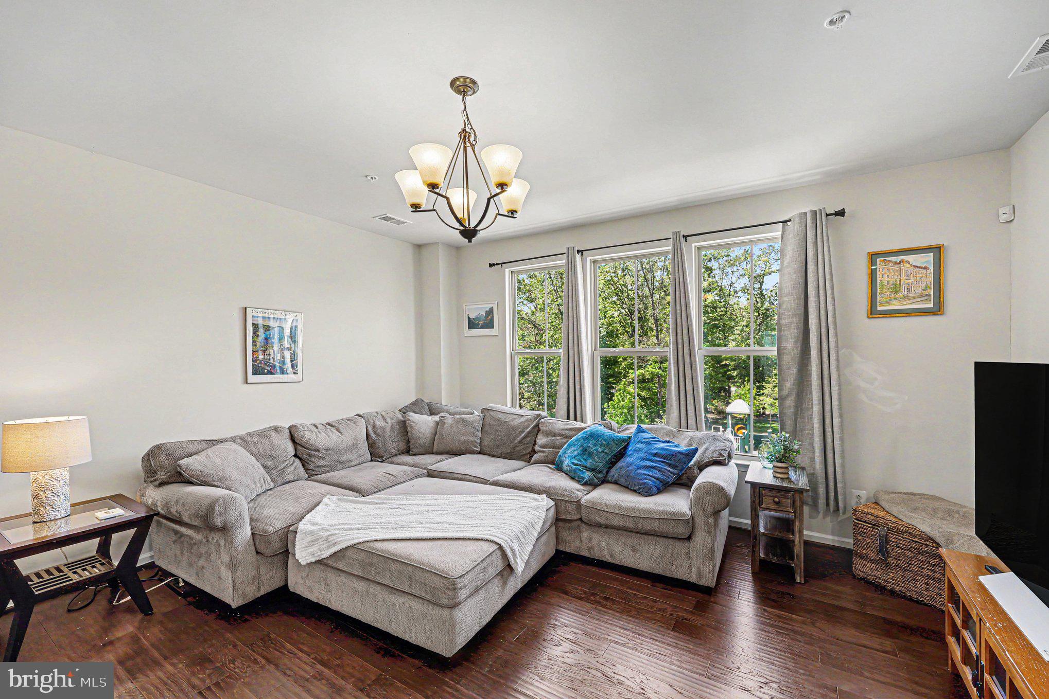 25333 CRESTED IRIS TERRACE