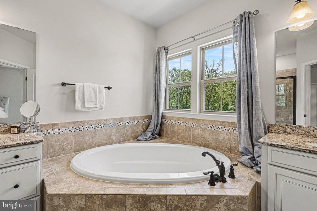25333 CRESTED IRIS TERRACE