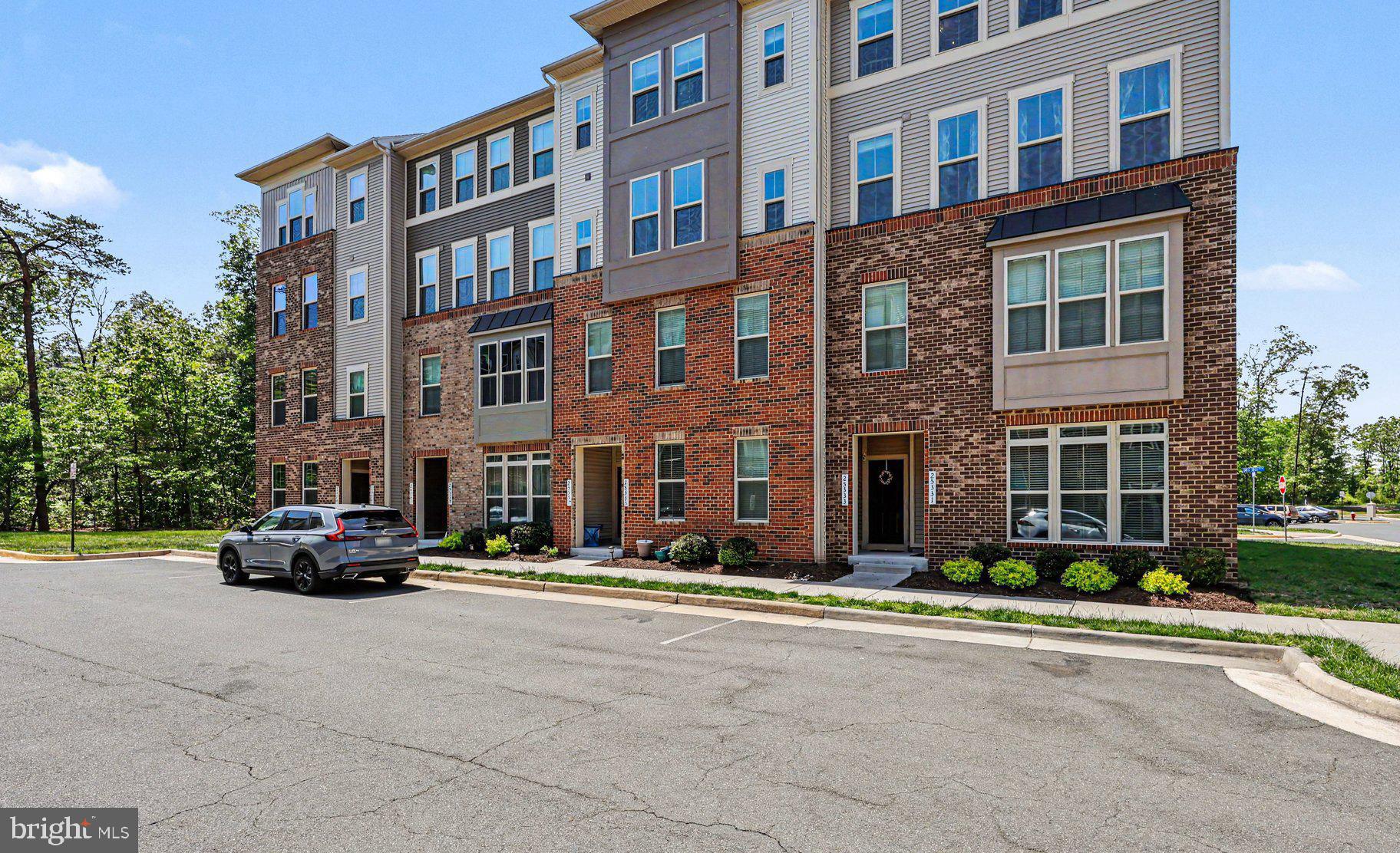 25333 CRESTED IRIS TERRACE
