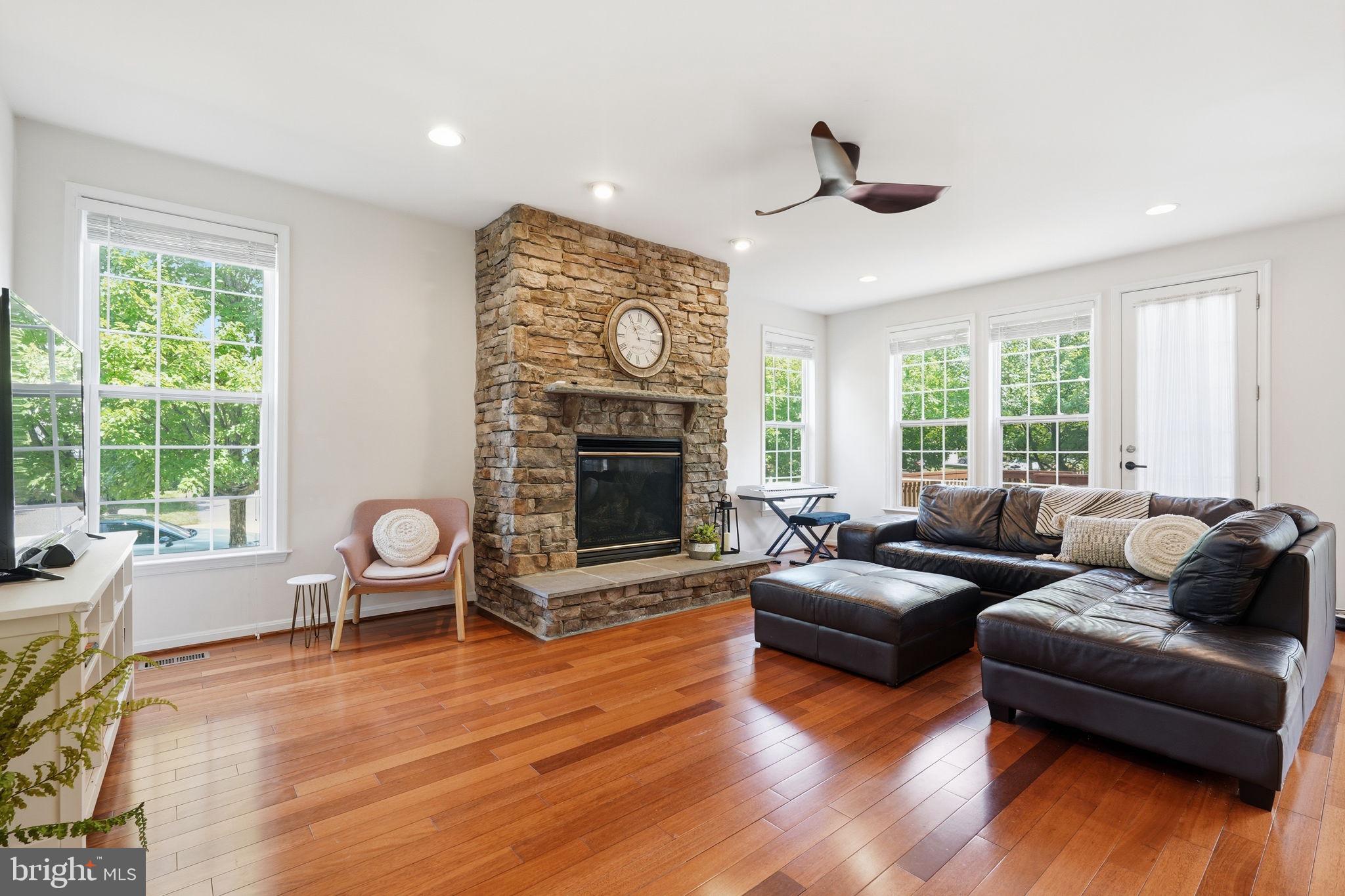 42022 ZIRCON DRIVE